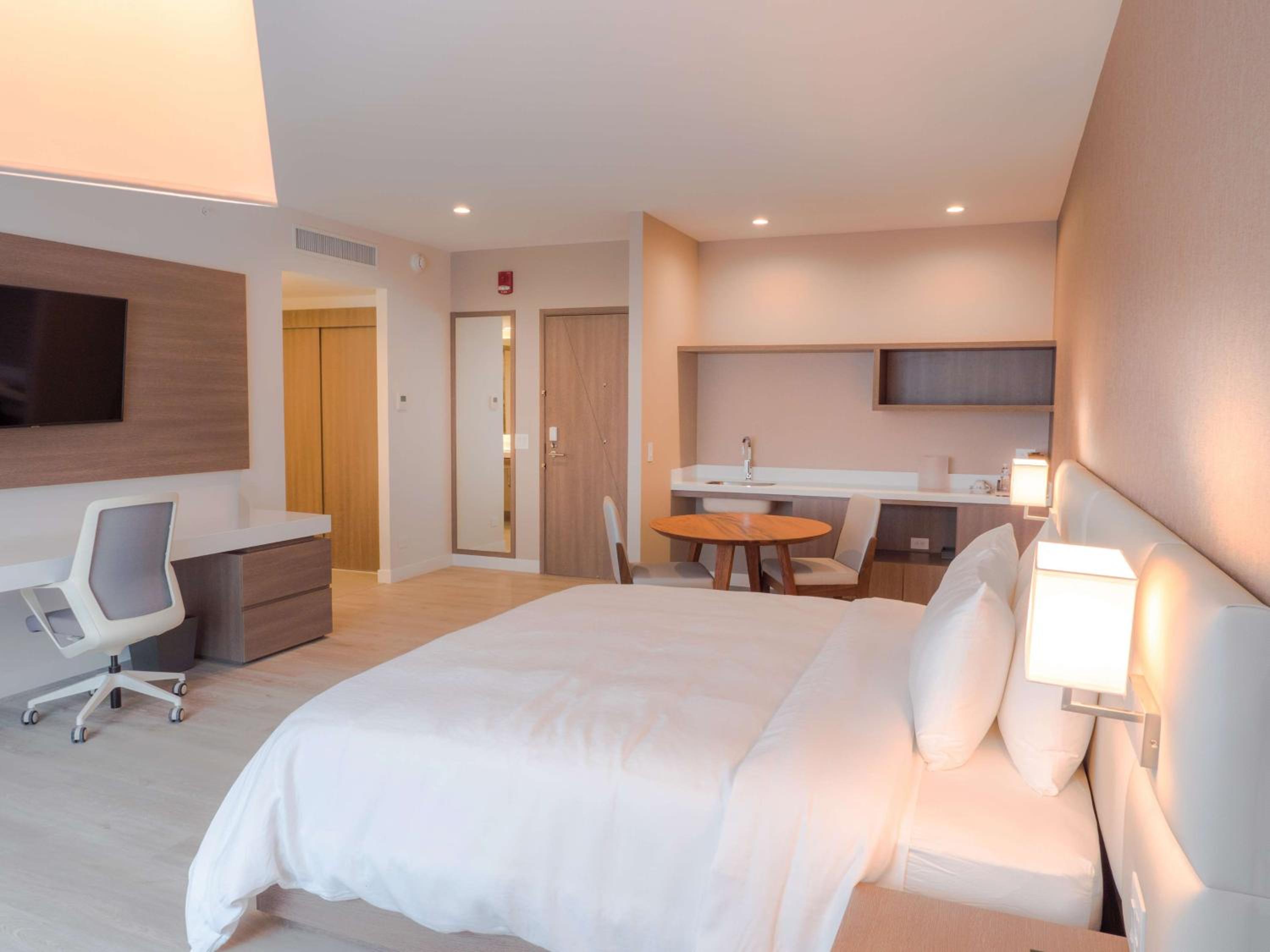 Deluxe King Room - Mobility Access - Photo 6