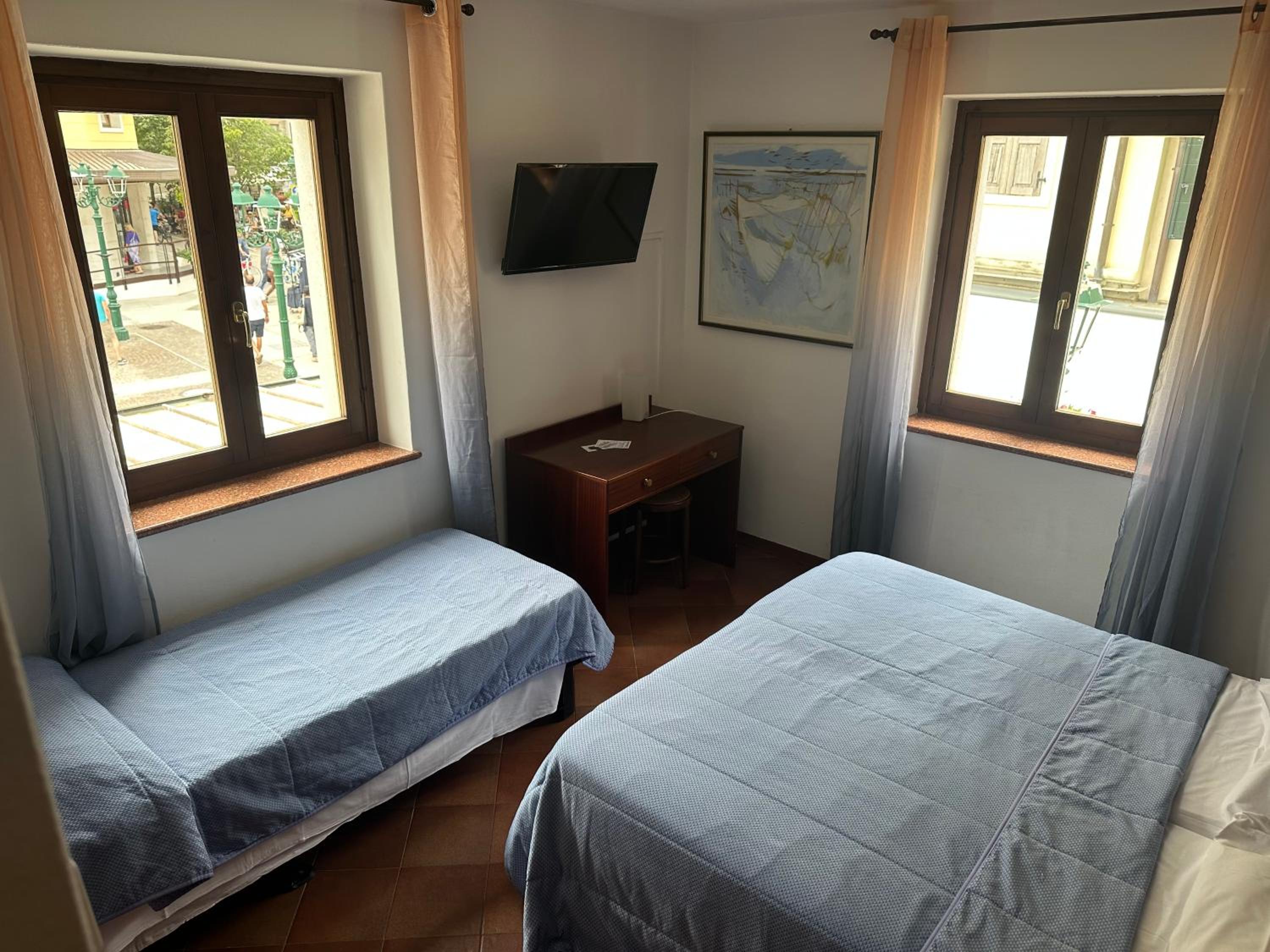 Small Triple Room - Photo 4