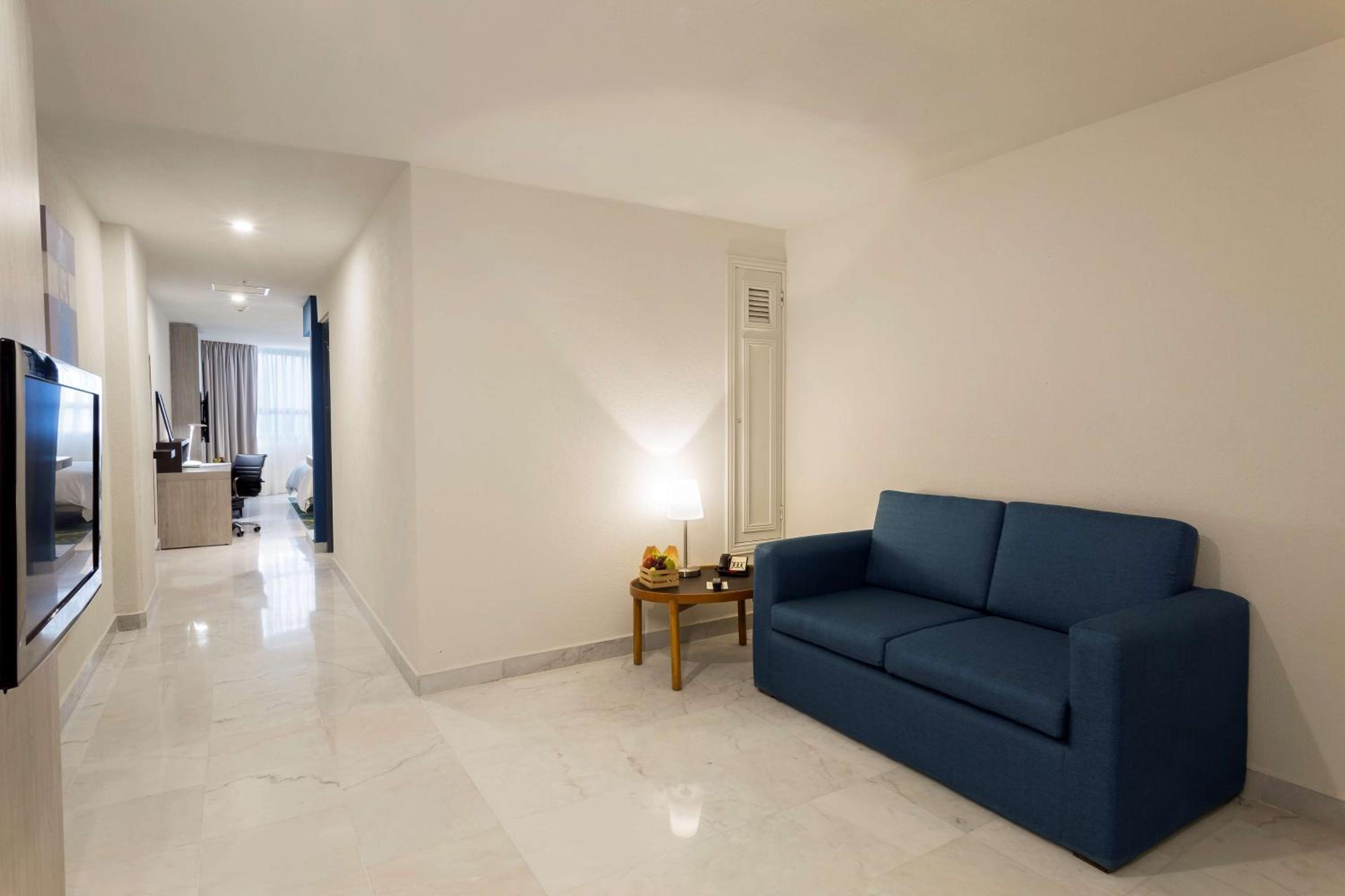 Junior King Suite