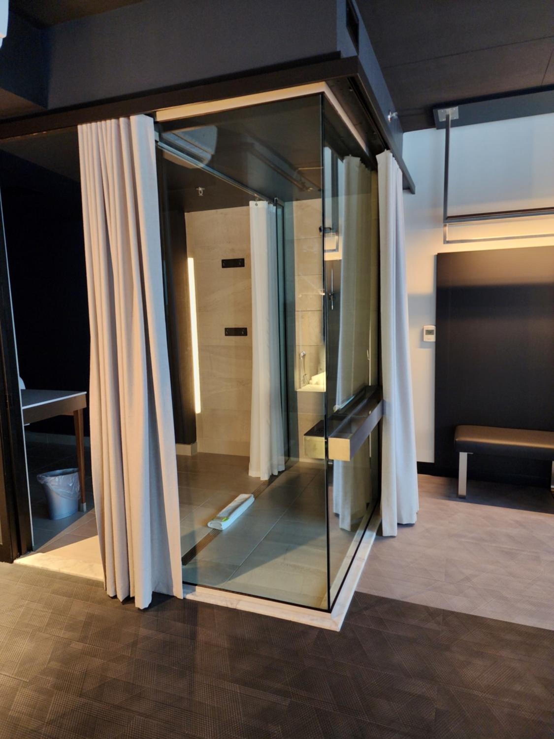 Superior King Suite - Photo 5