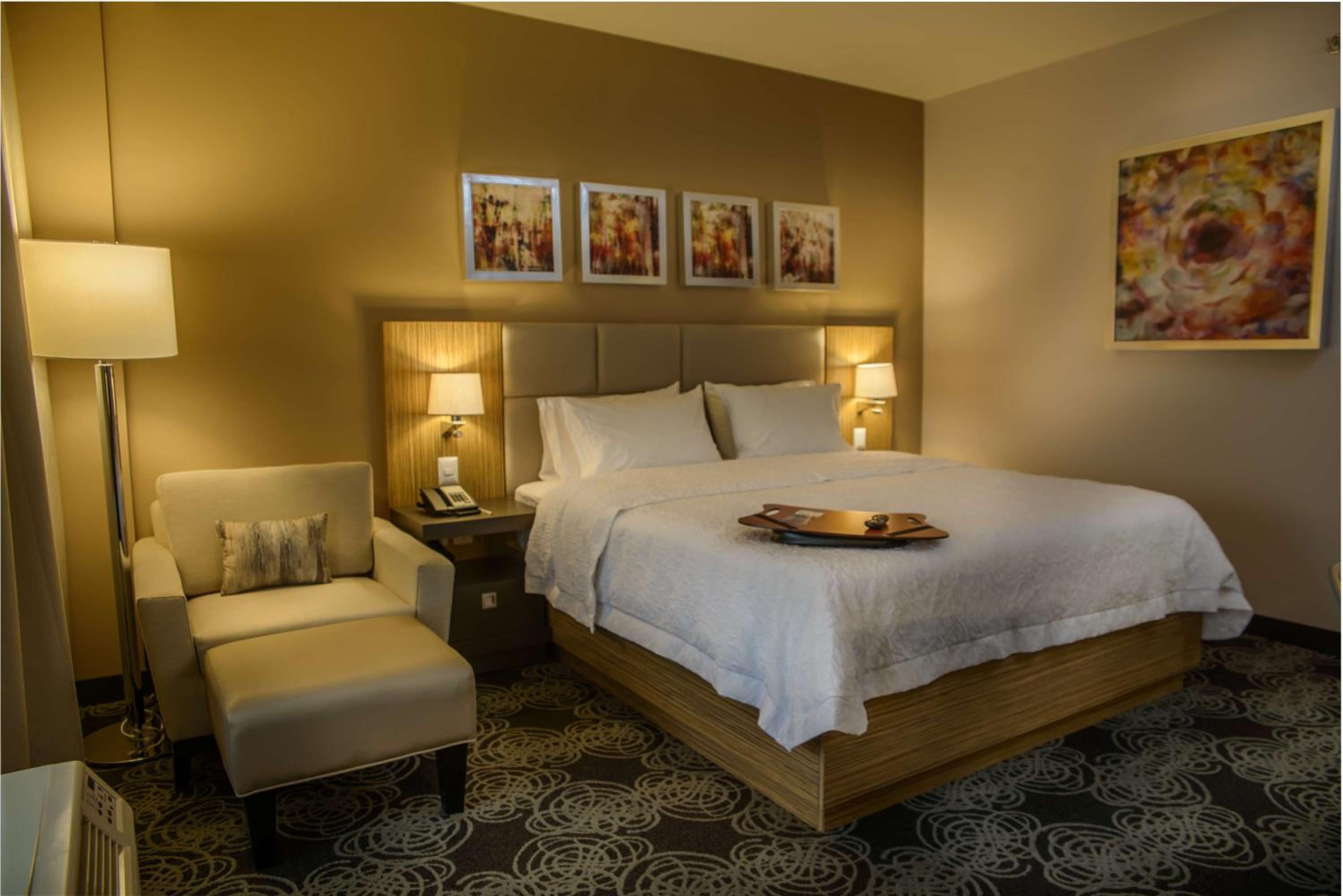 King Room - Non-Smoking photo 1