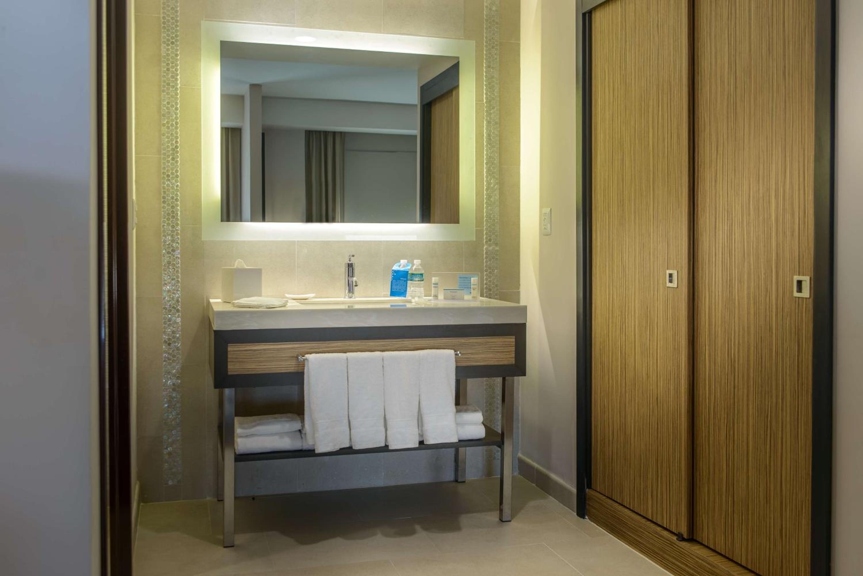 King Studio Suite - Non Smoking photo 2