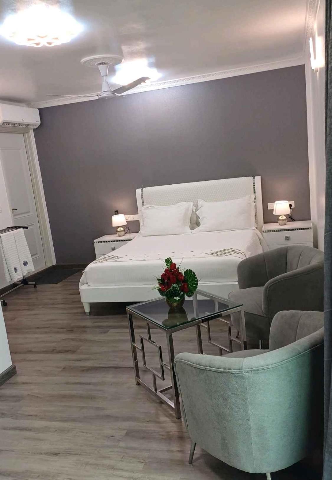 Deluxe King Room photo 3