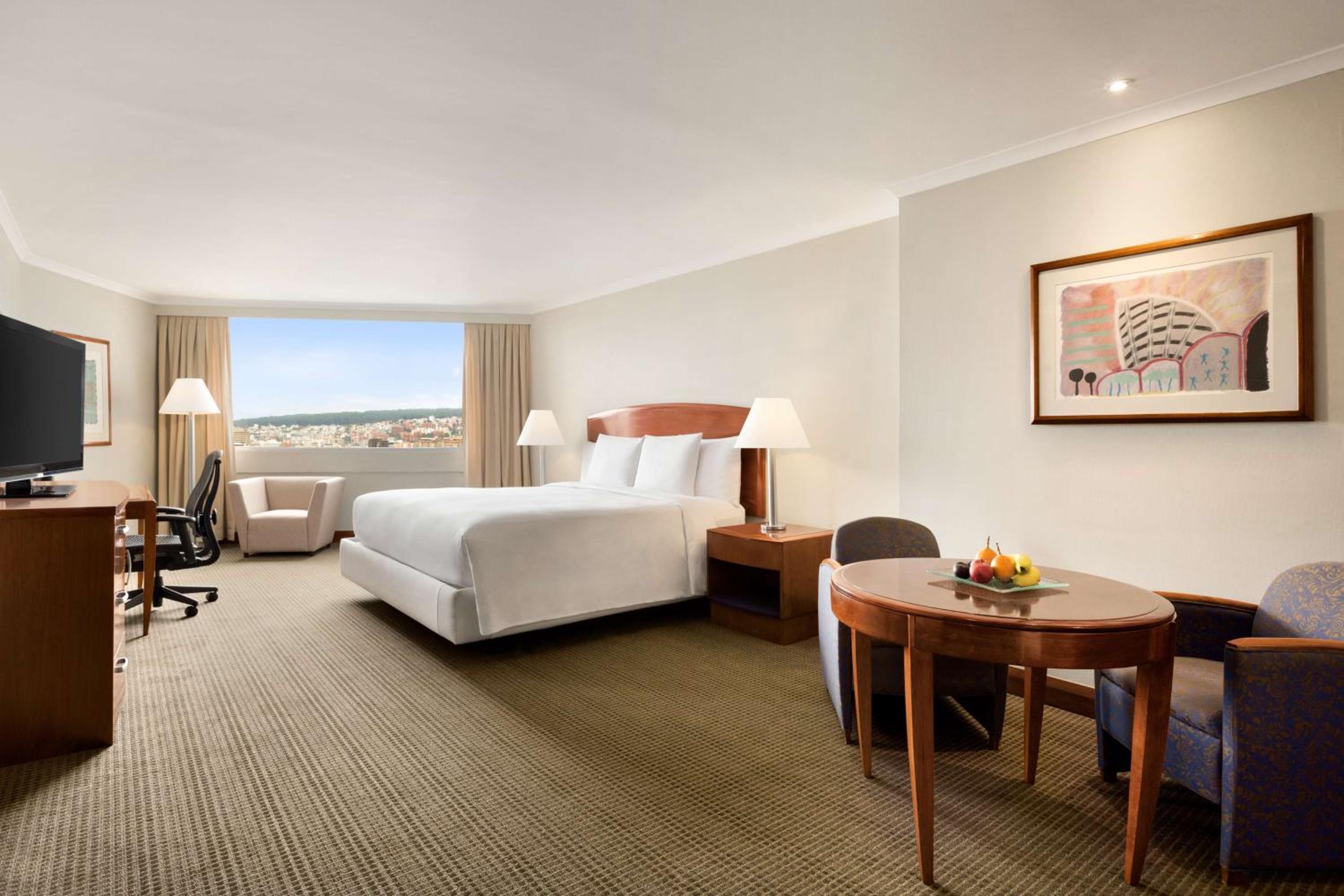 Junior King Suite photo 1