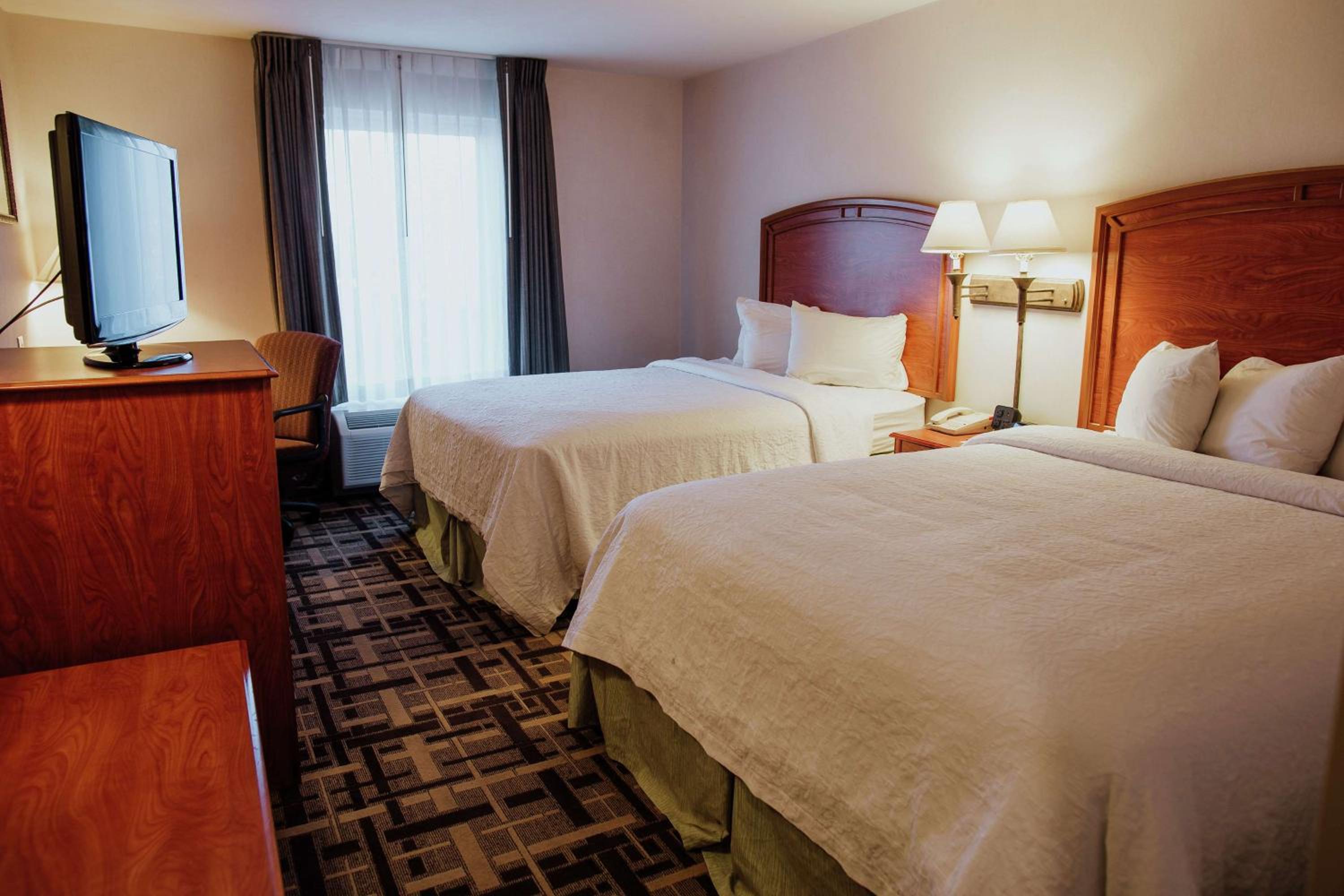 Double Room with Two Double Beds - Non-Smoking - Photo 1