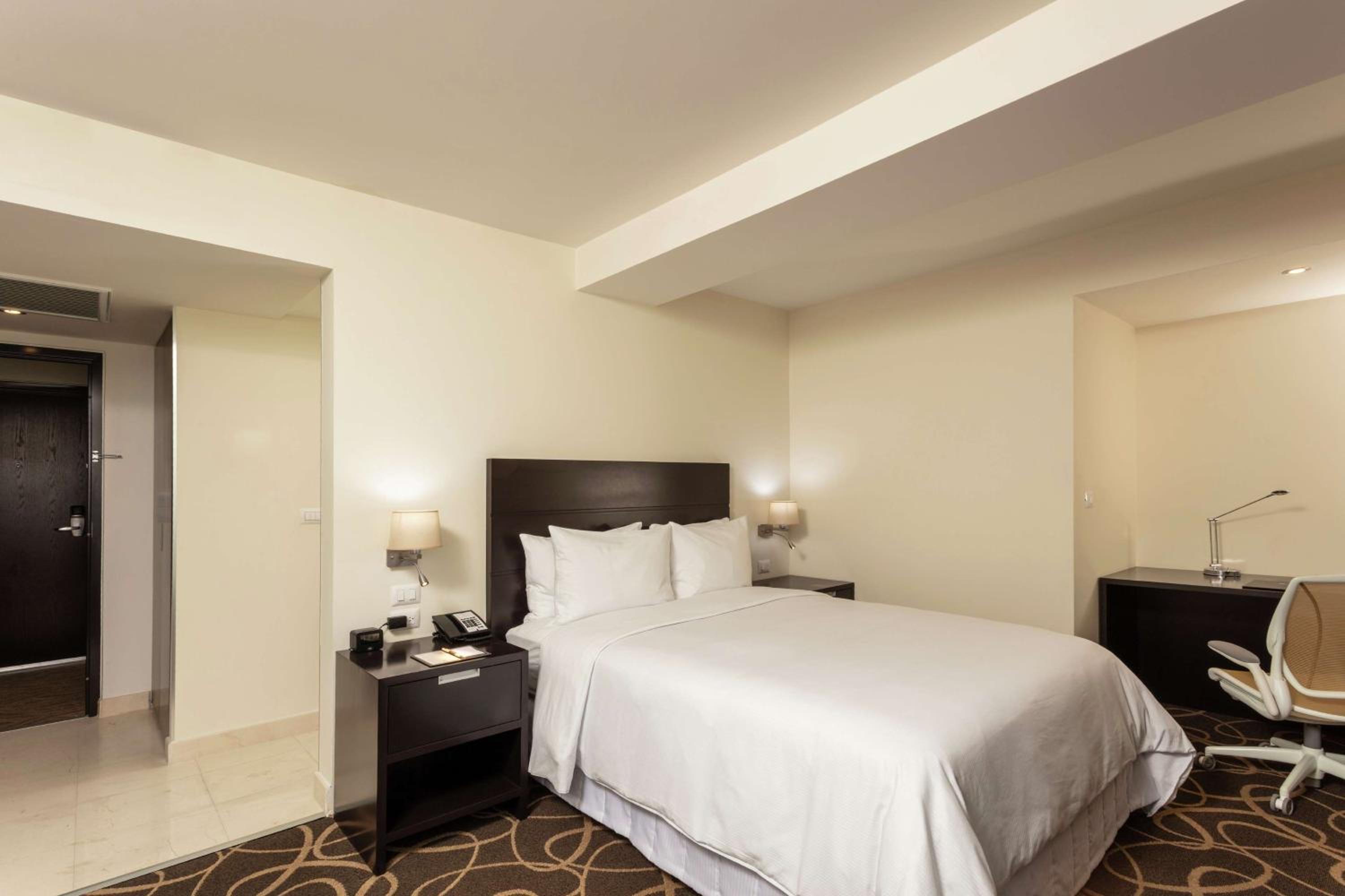 Queen Room - Photo 1