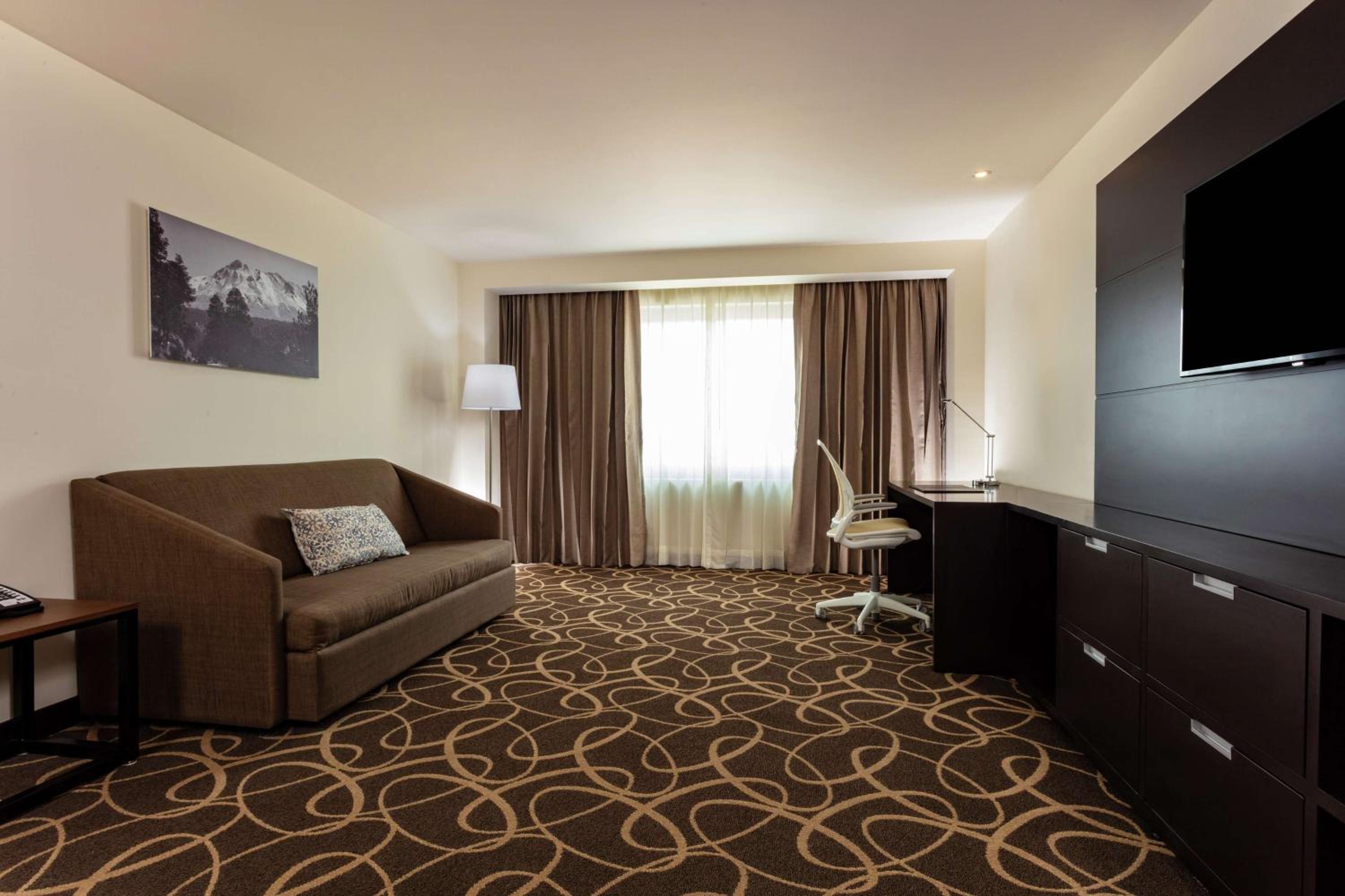 Two-Room King Suite - Photo 5