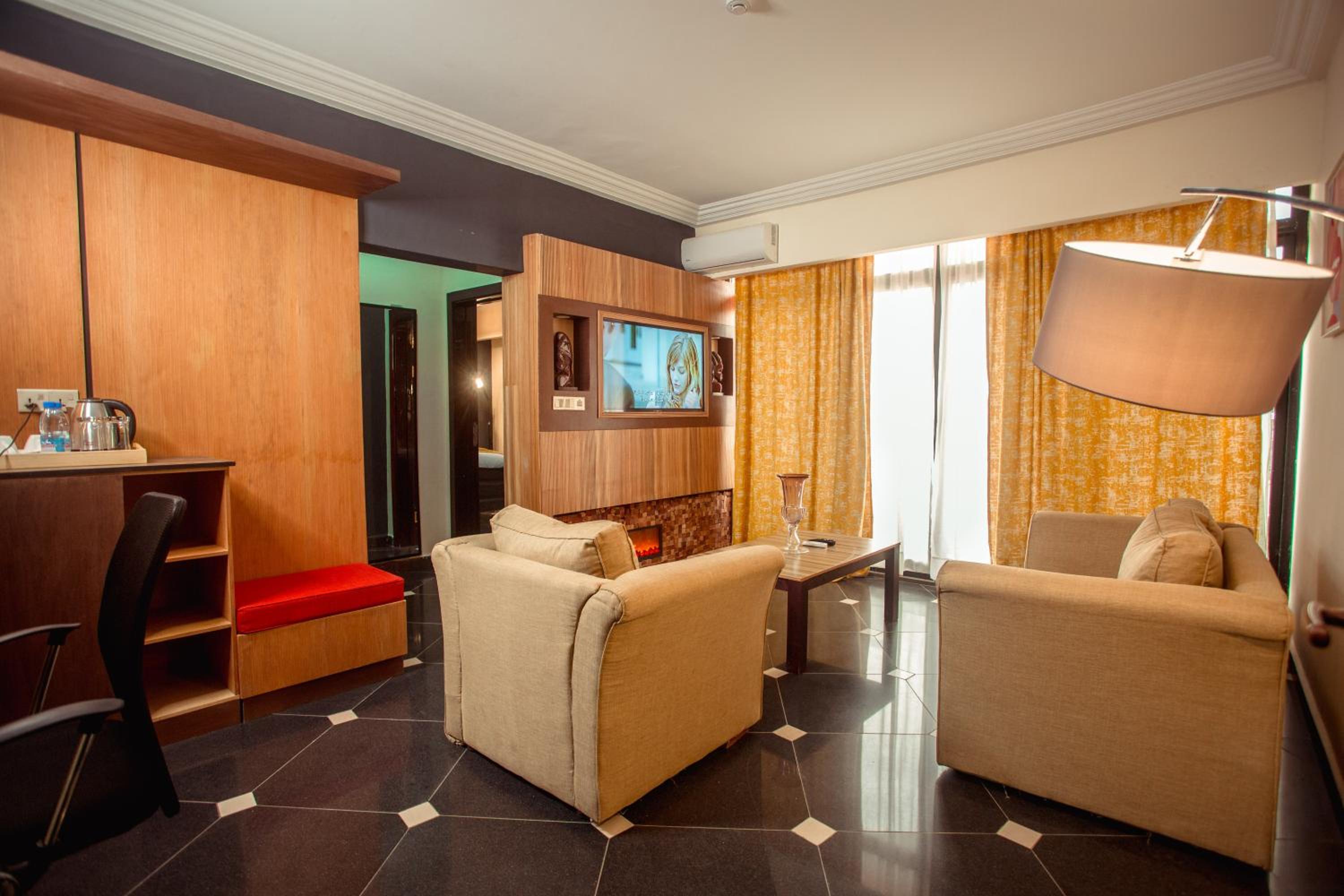 Deluxe Suite