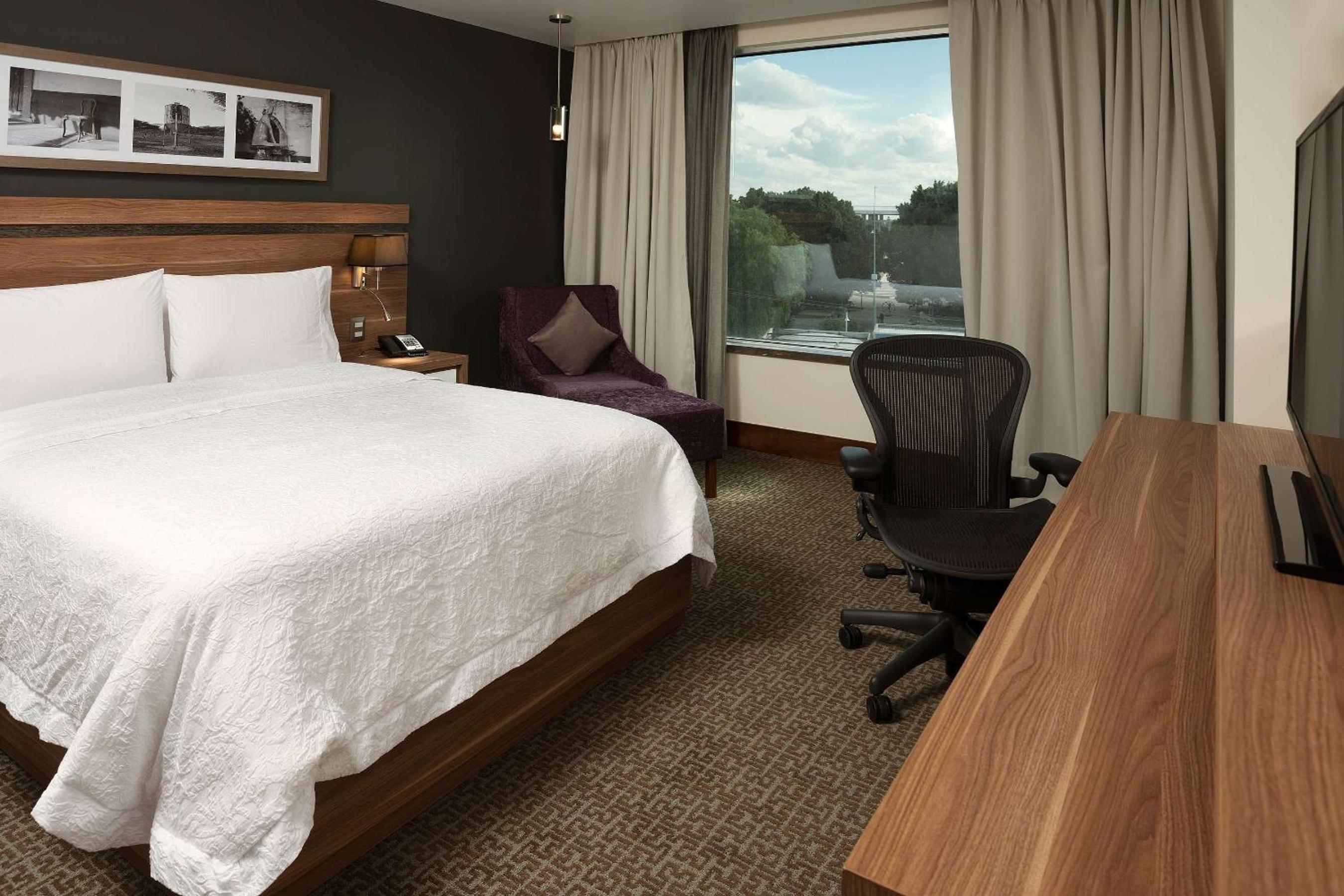 Queen Room photo 3