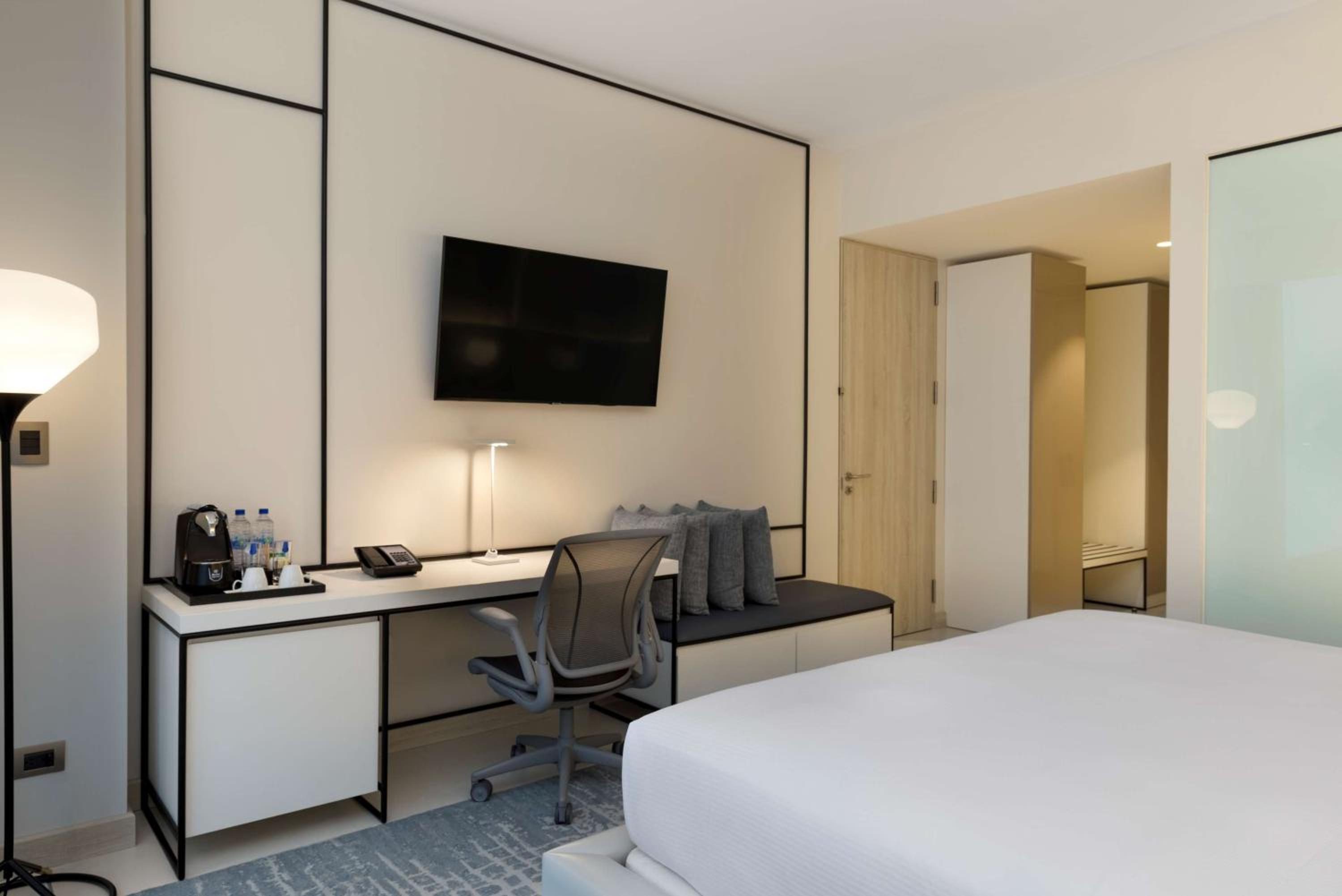 King Room with Transfer Shower - Mobility Access - Photo 2