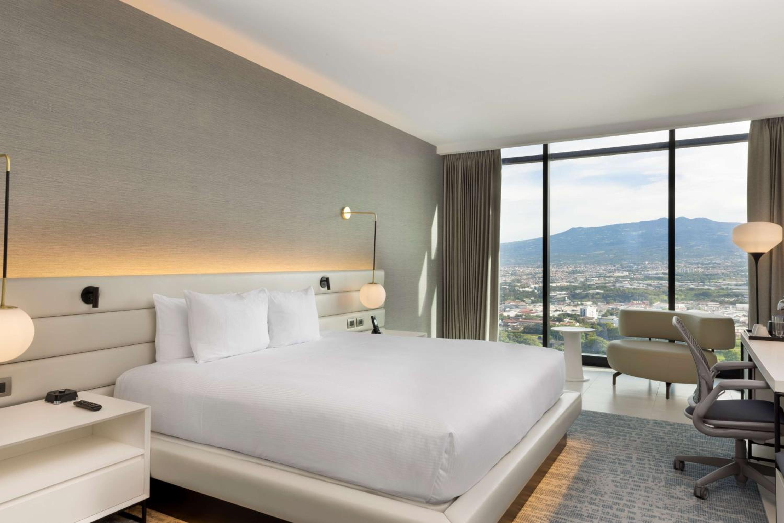 Executive King Room - Photo 1