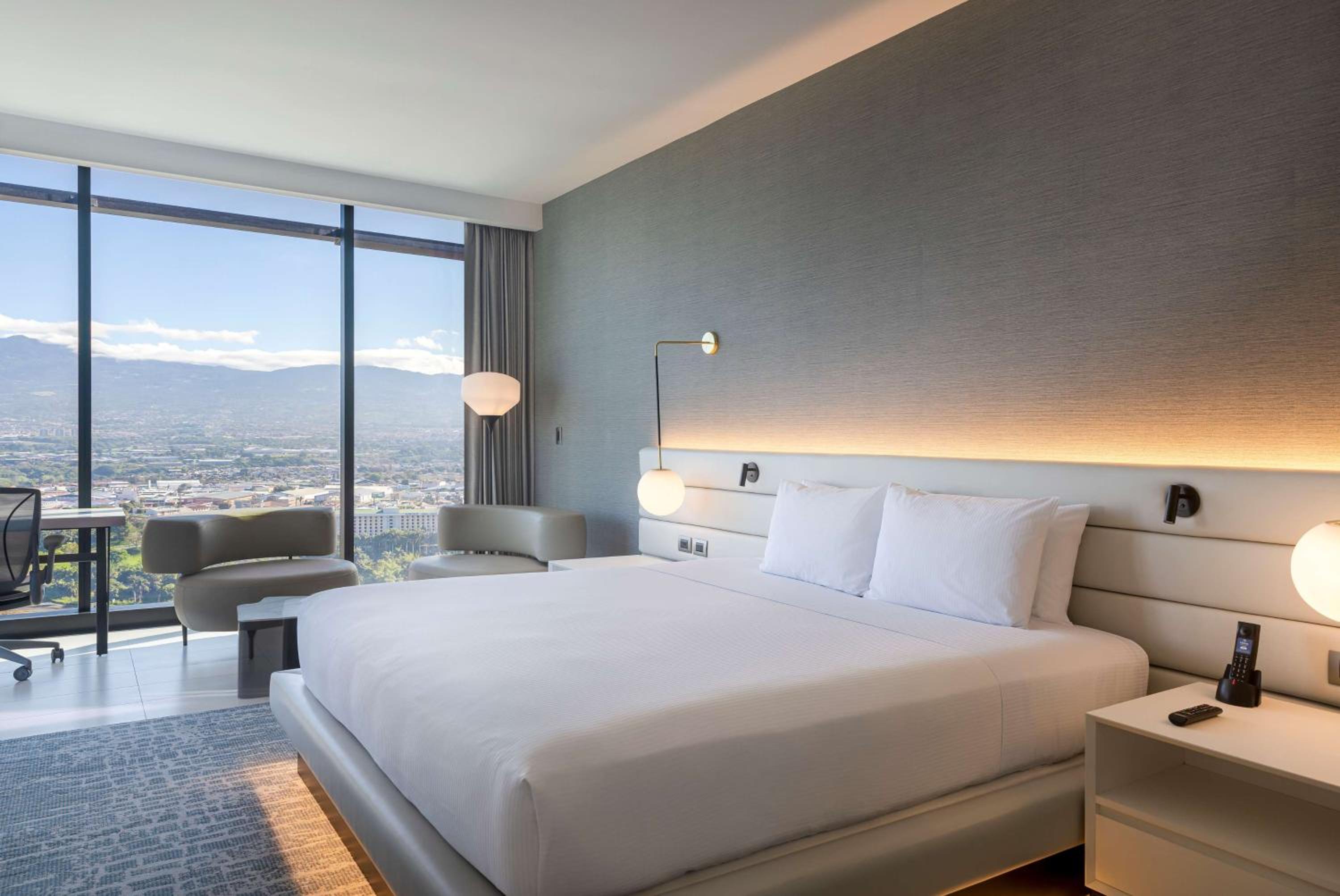 King Room with Balcony - Photo 2
