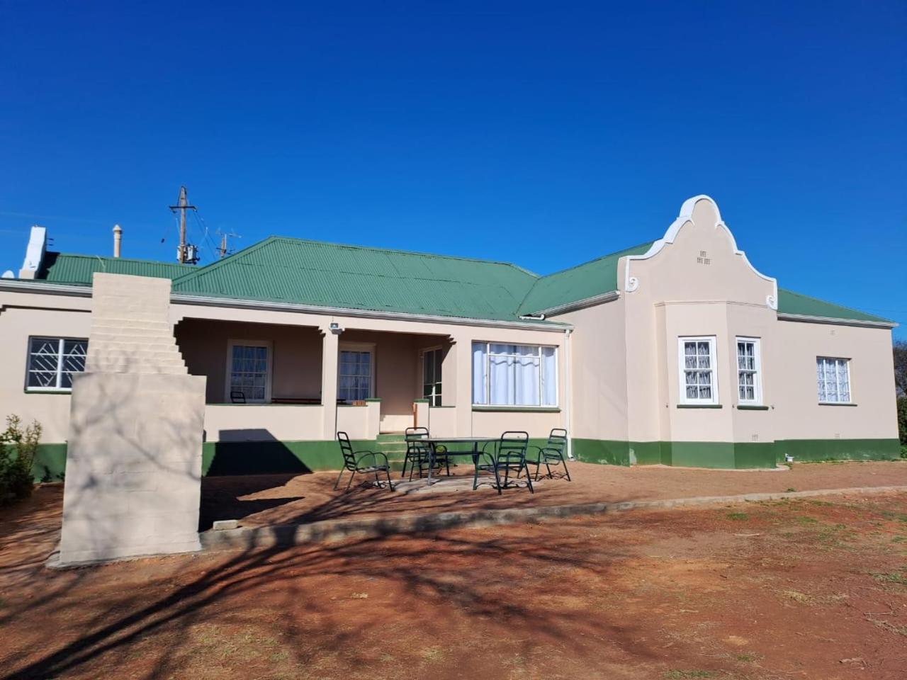 Four-Bedroom House - Photo 16