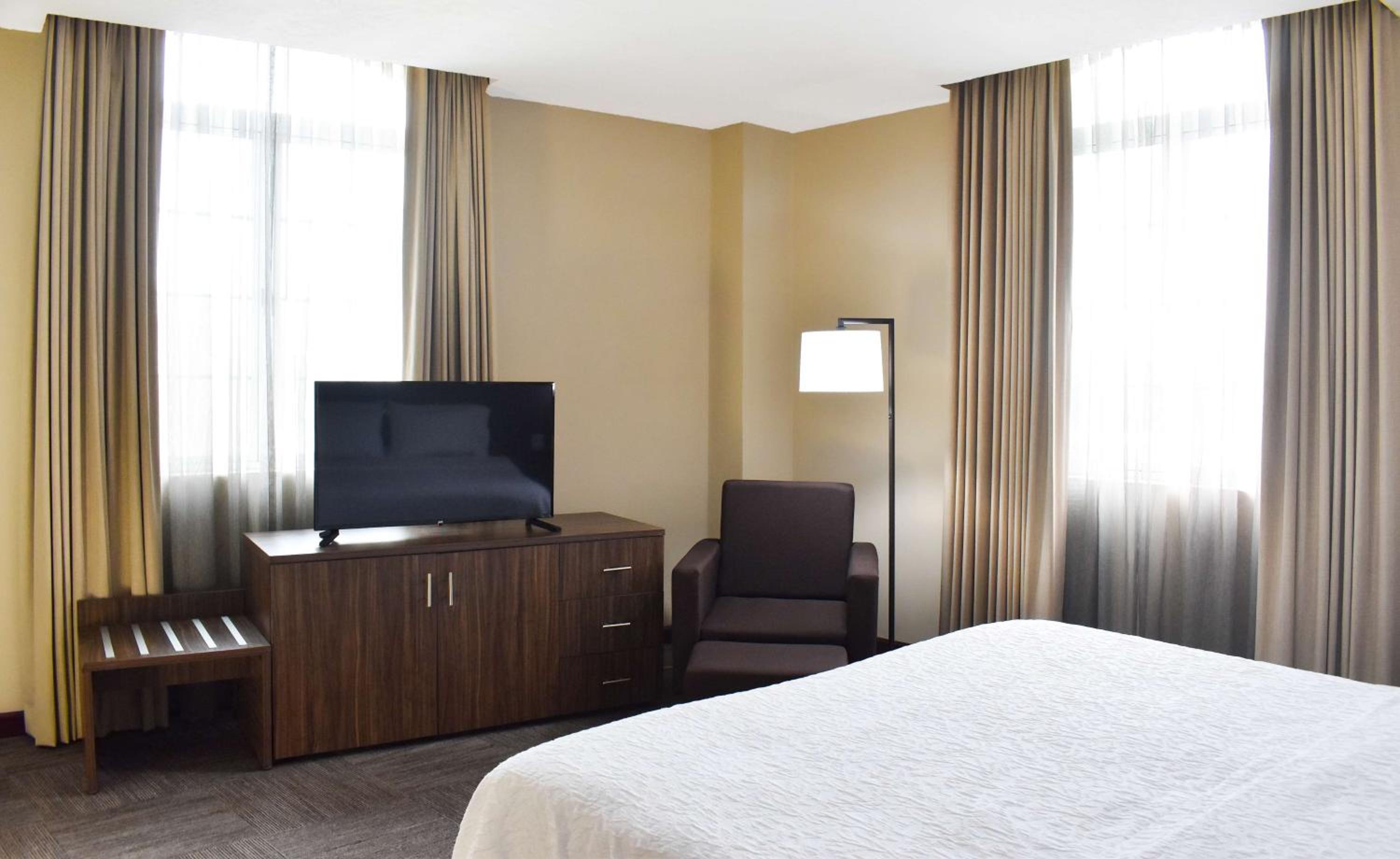 King Room - Non-Smoking - Photo 1