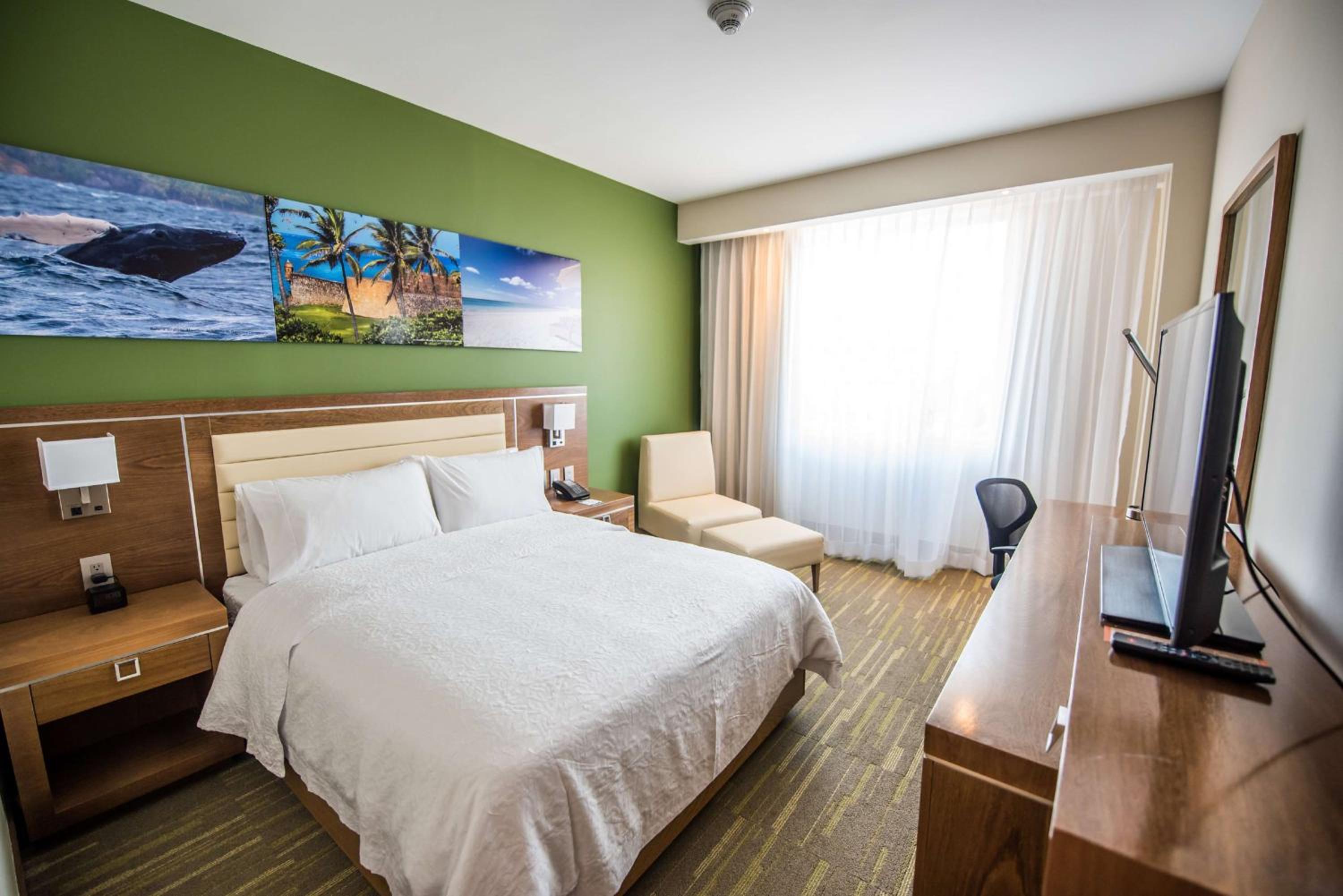Available room thumbnail 5