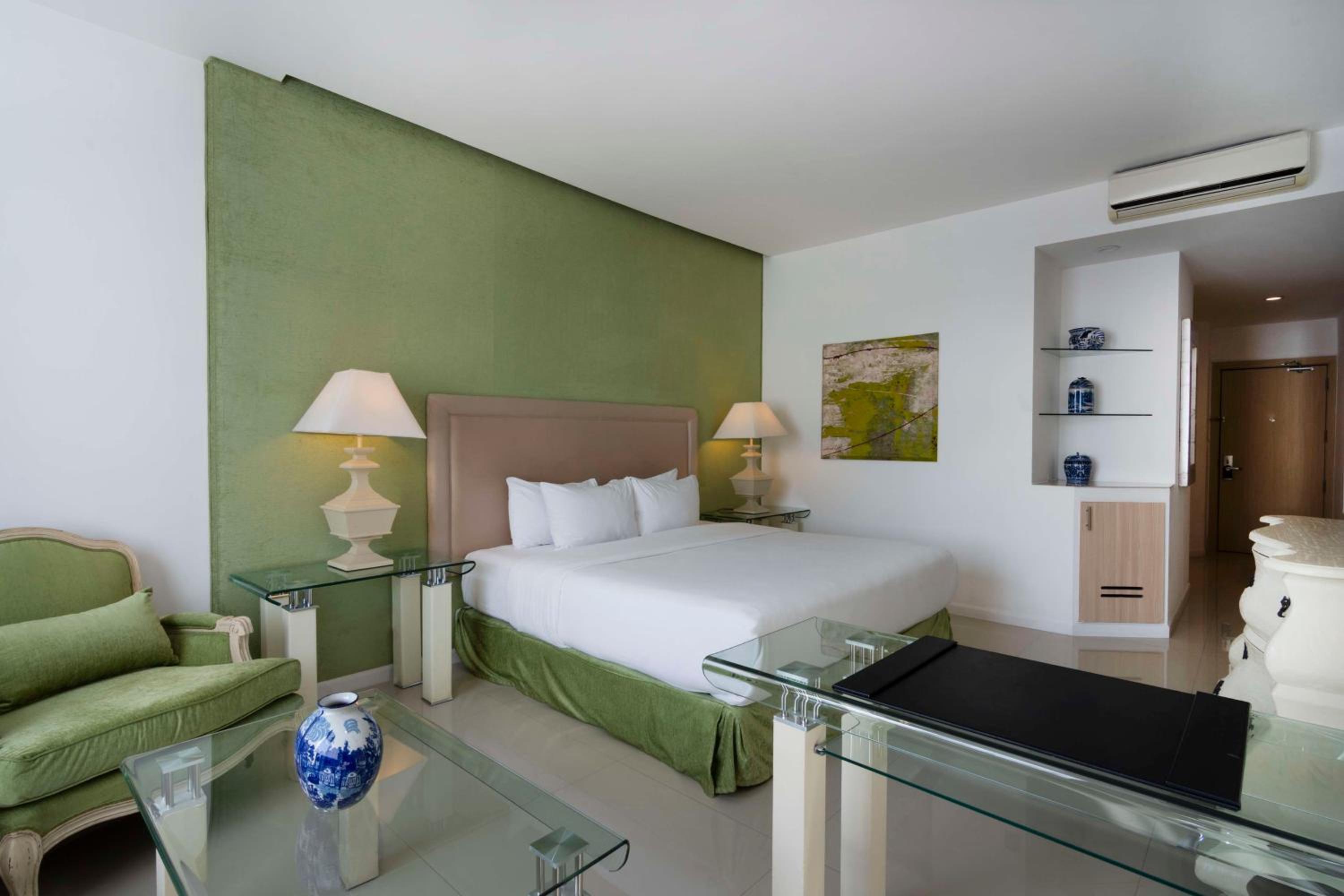 Grand King Room - Photo 5