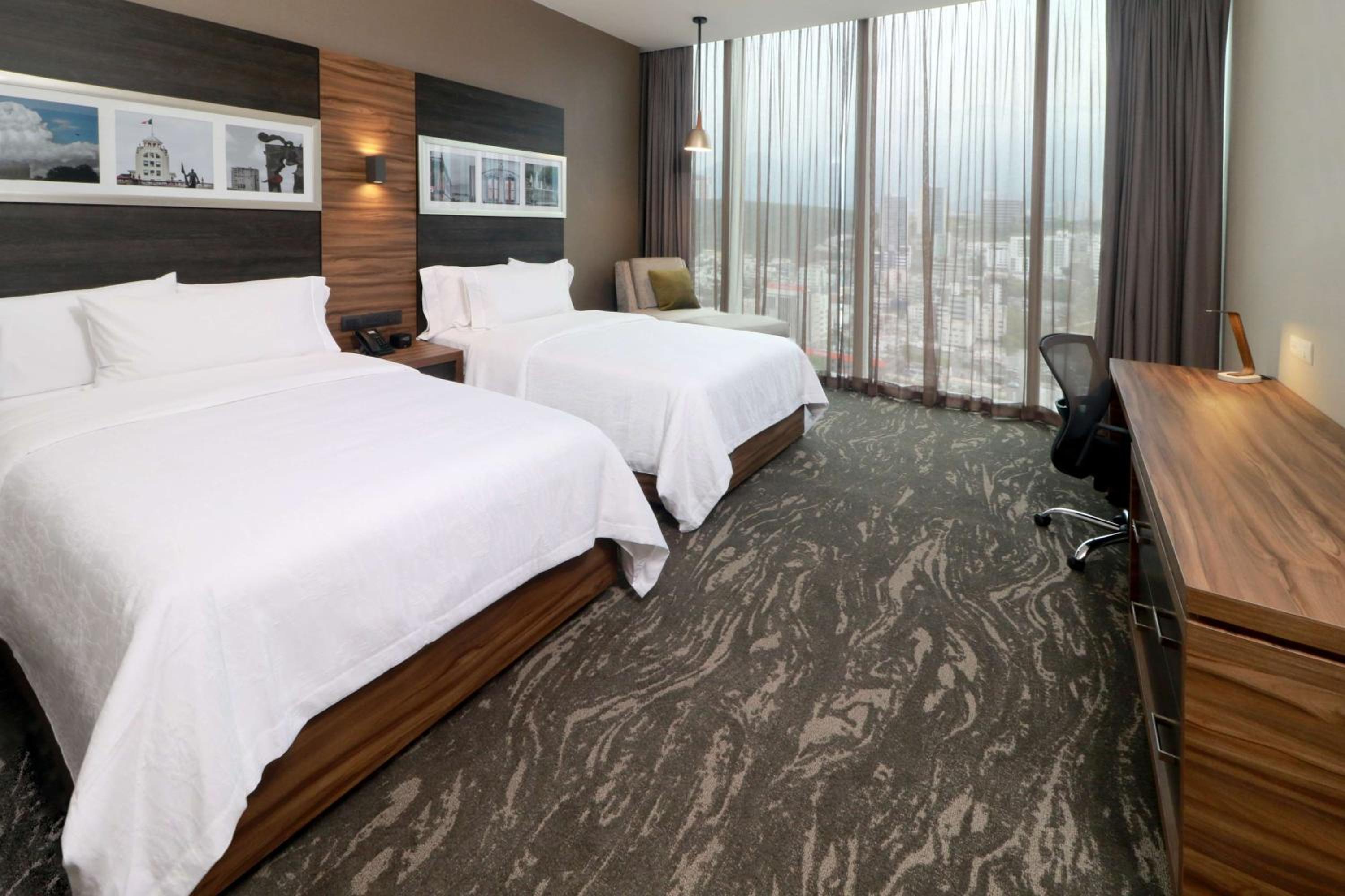 Double Room with Two Double Beds - Photo 2