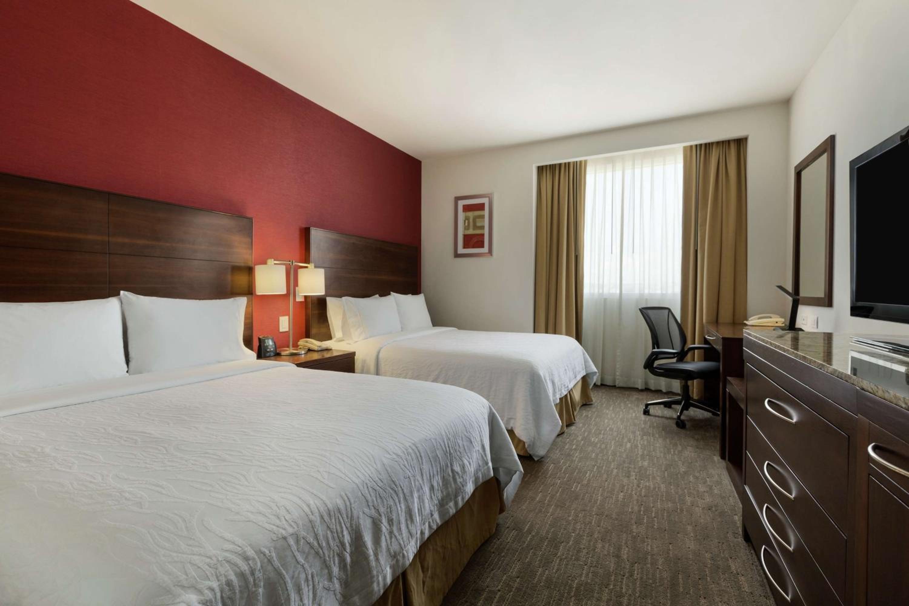 Queen Room with Two Queen Beds photo 2