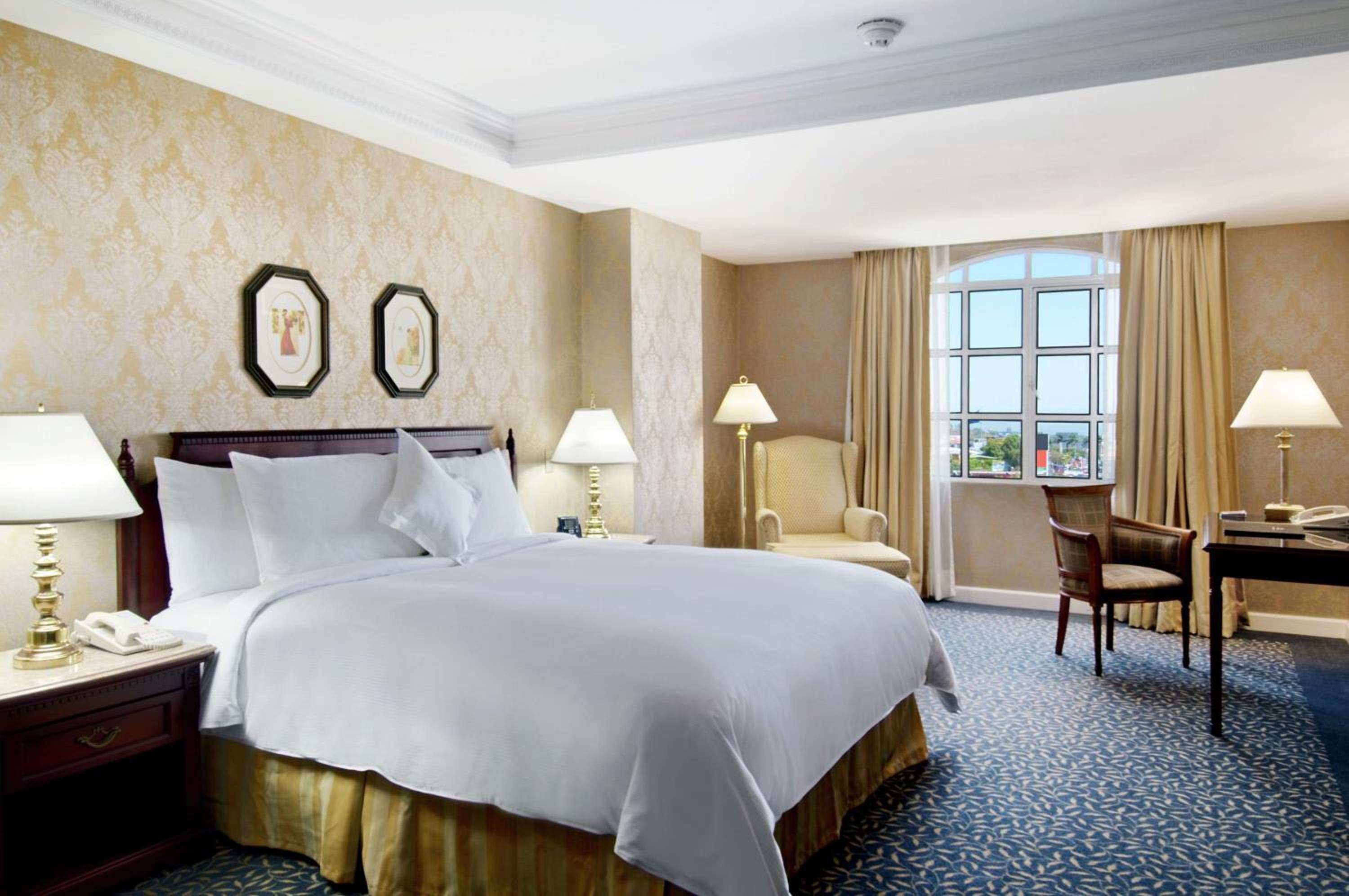 Executive King Room - Photo 1