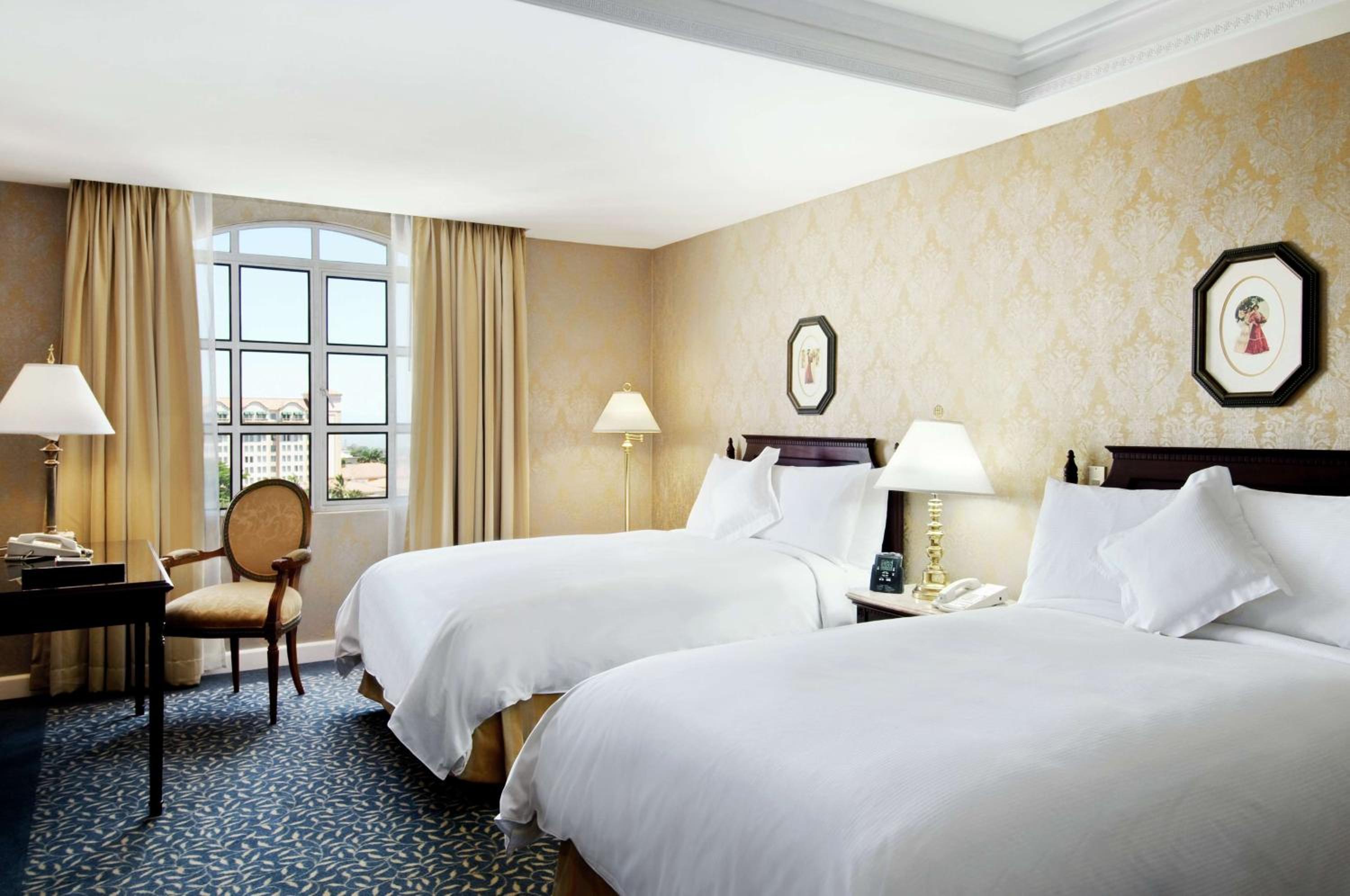 Executive Double Room with Two Double Beds - Photo 1