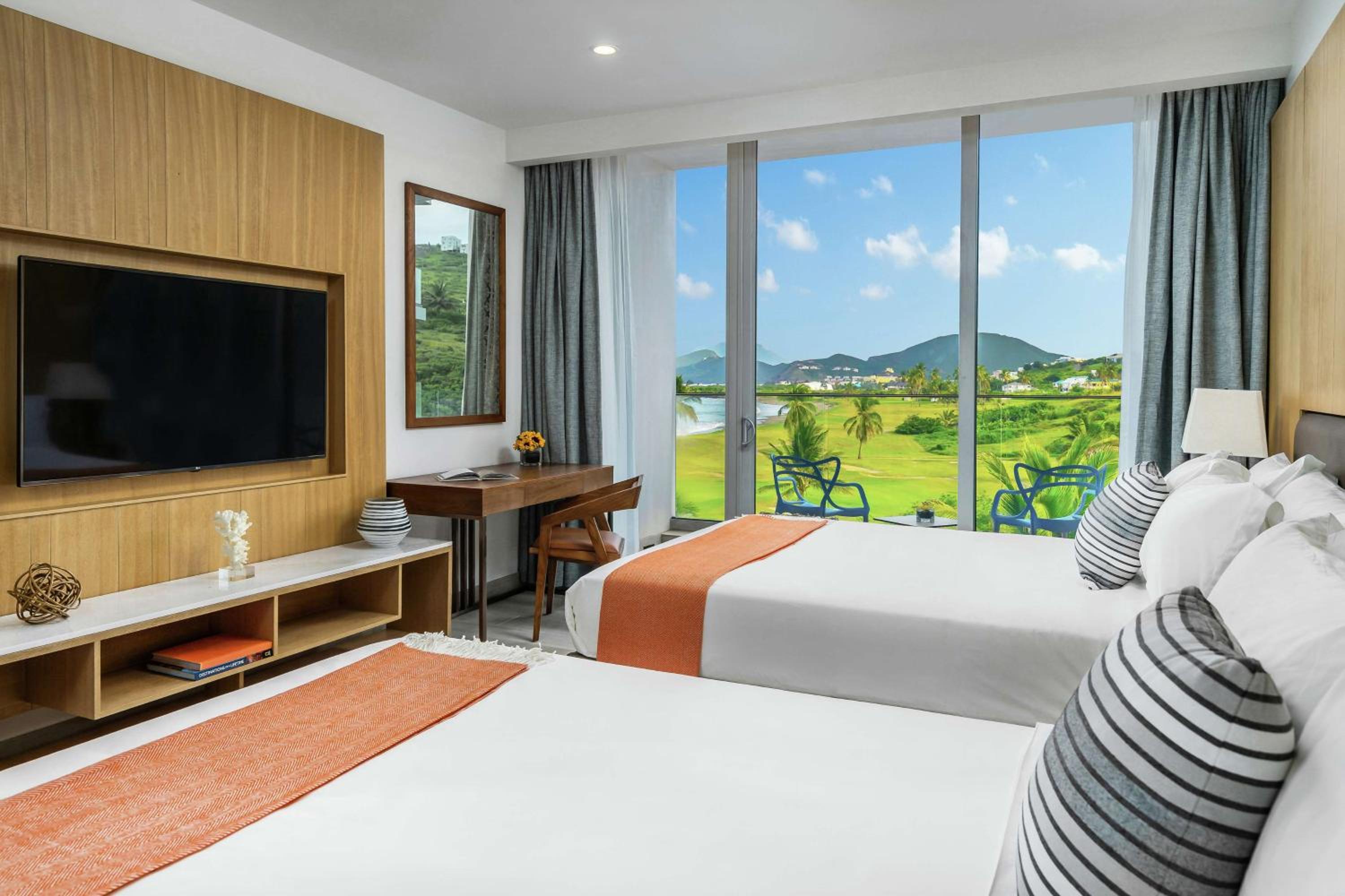 Double Room with Sea View - Photo 3
