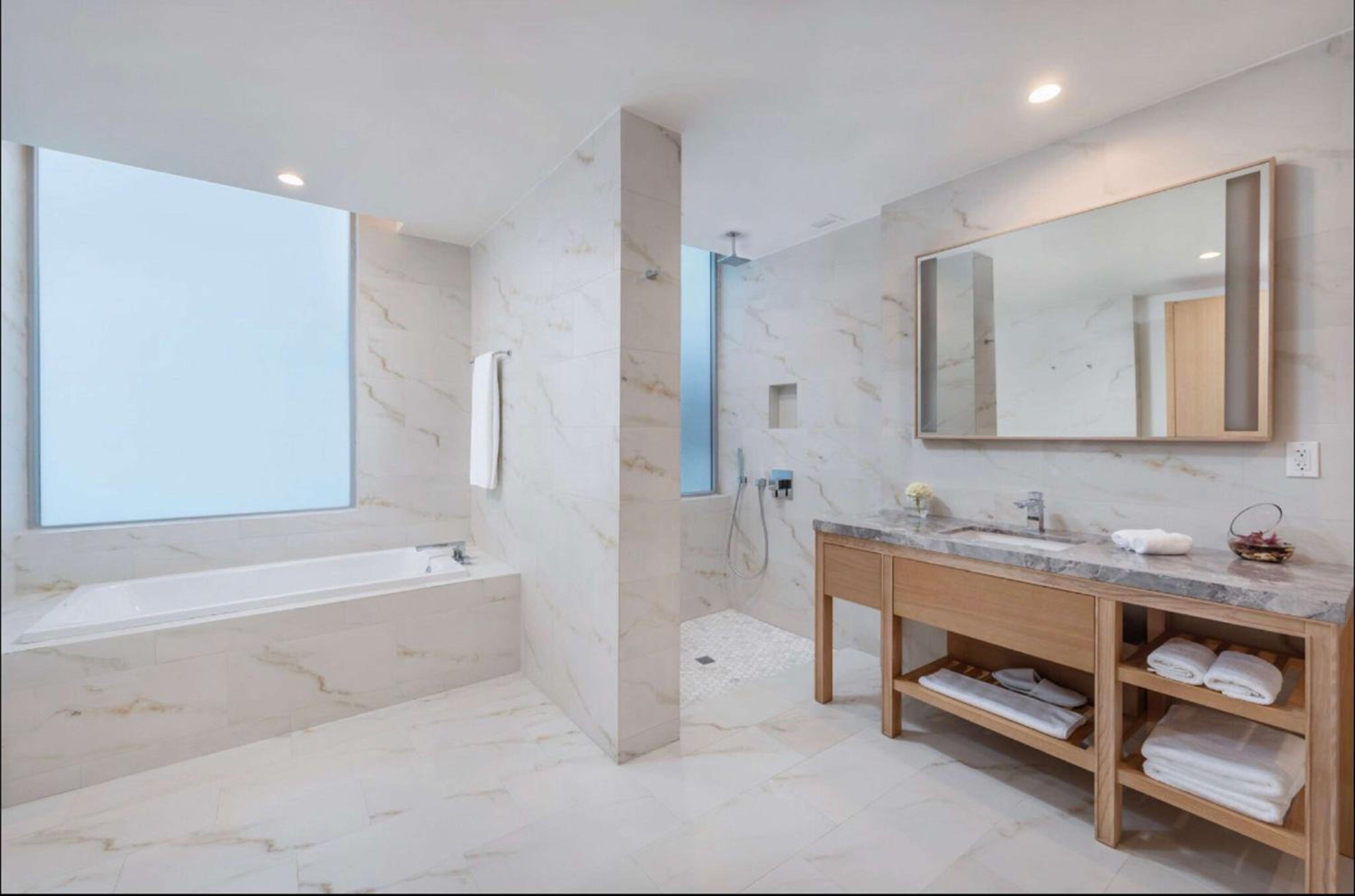 One-Bedroom Suite with Sea View - Photo 6