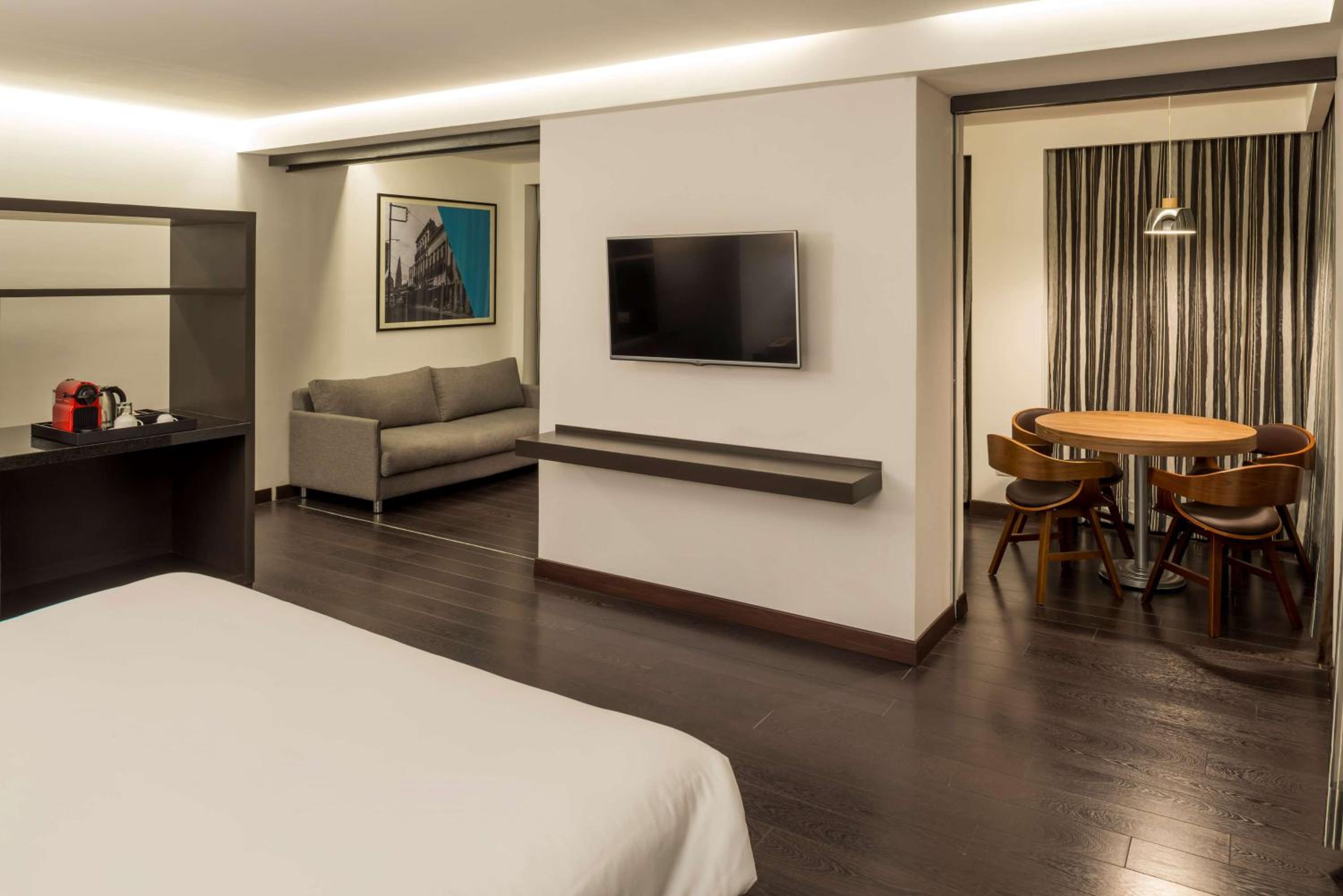 One Bedroom King Suite with Terrace