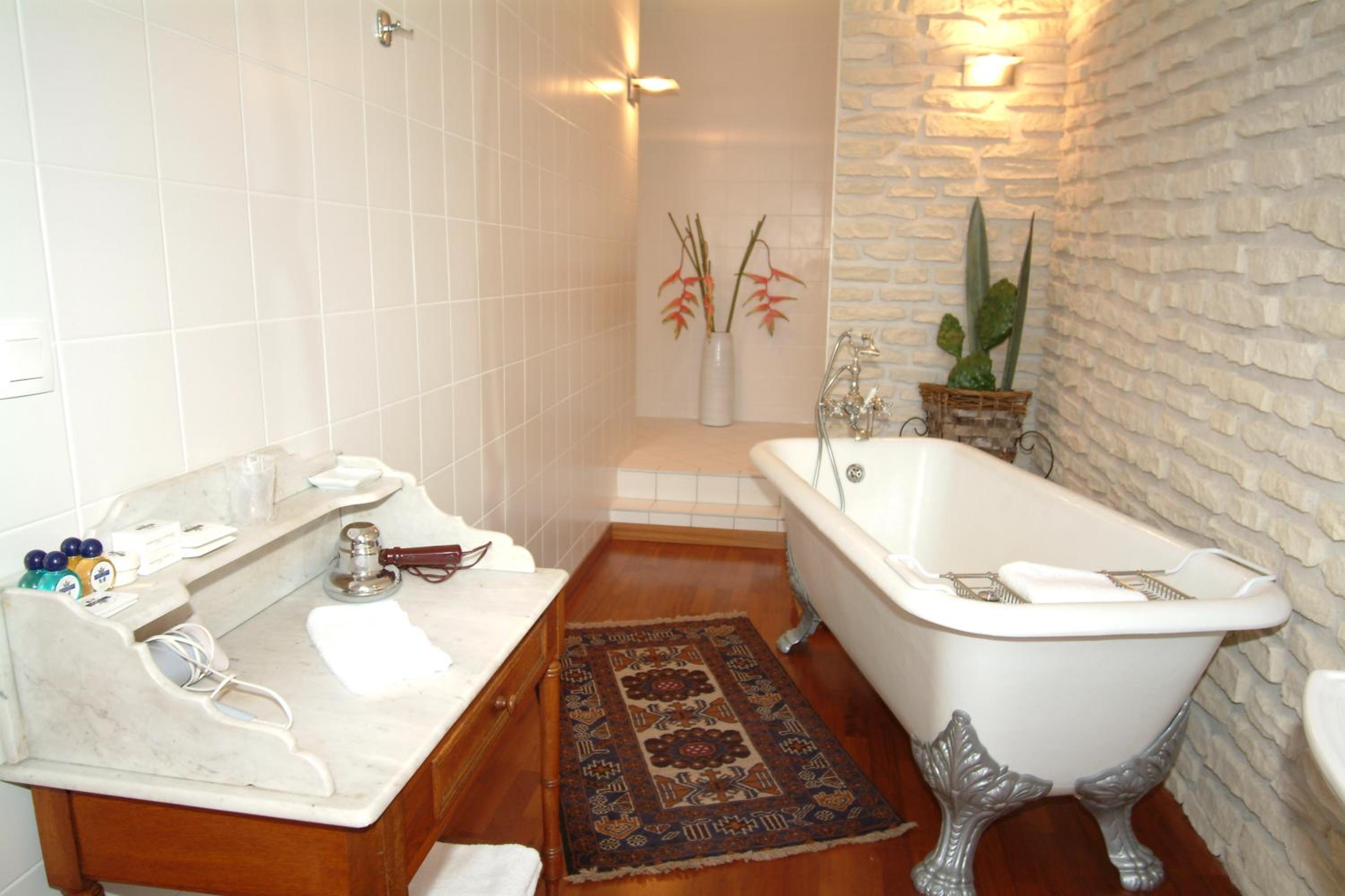 Deluxe Suite - Photo 4