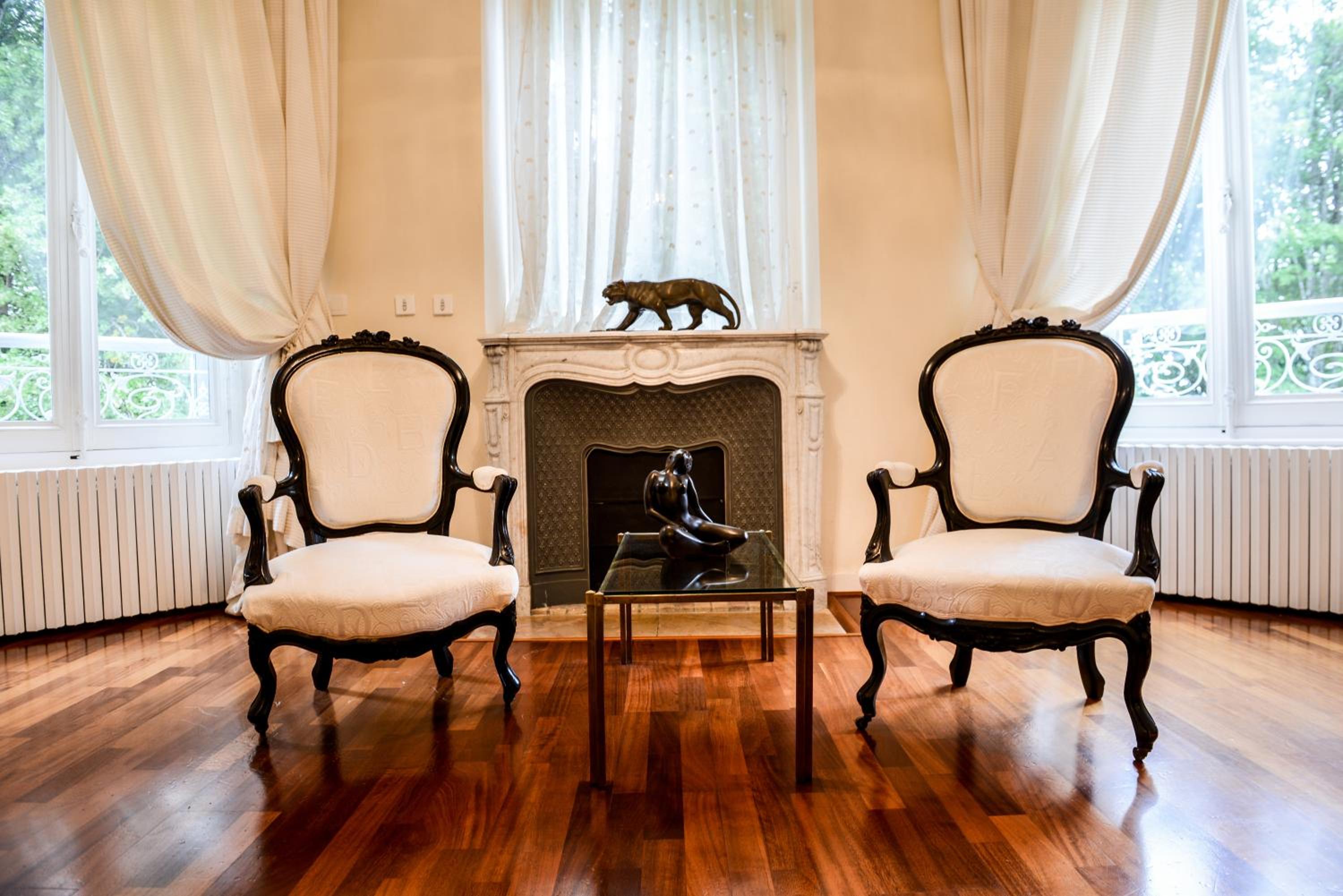 Deluxe Suite - Photo 2