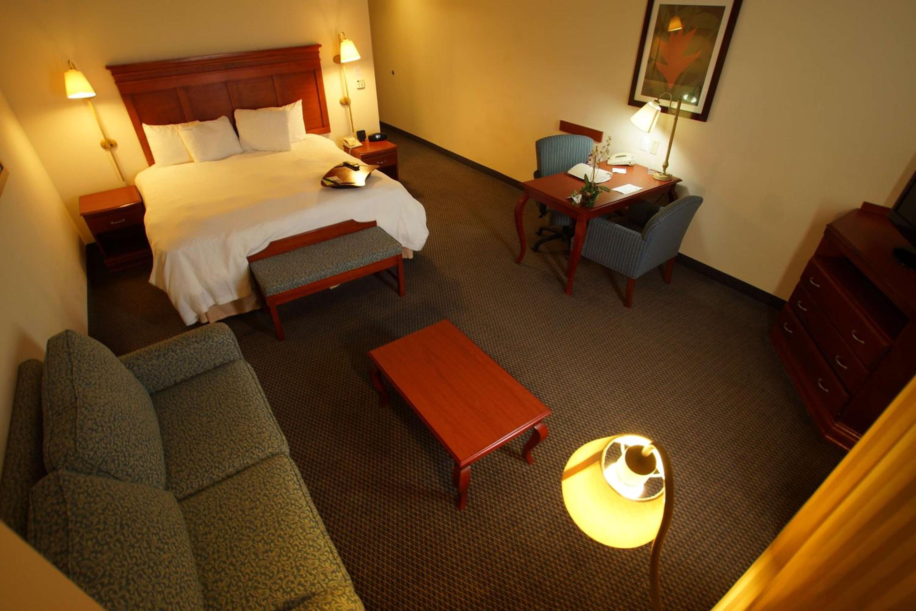 King Room with Sofa Bed - Non-Smoking - Photo 2
