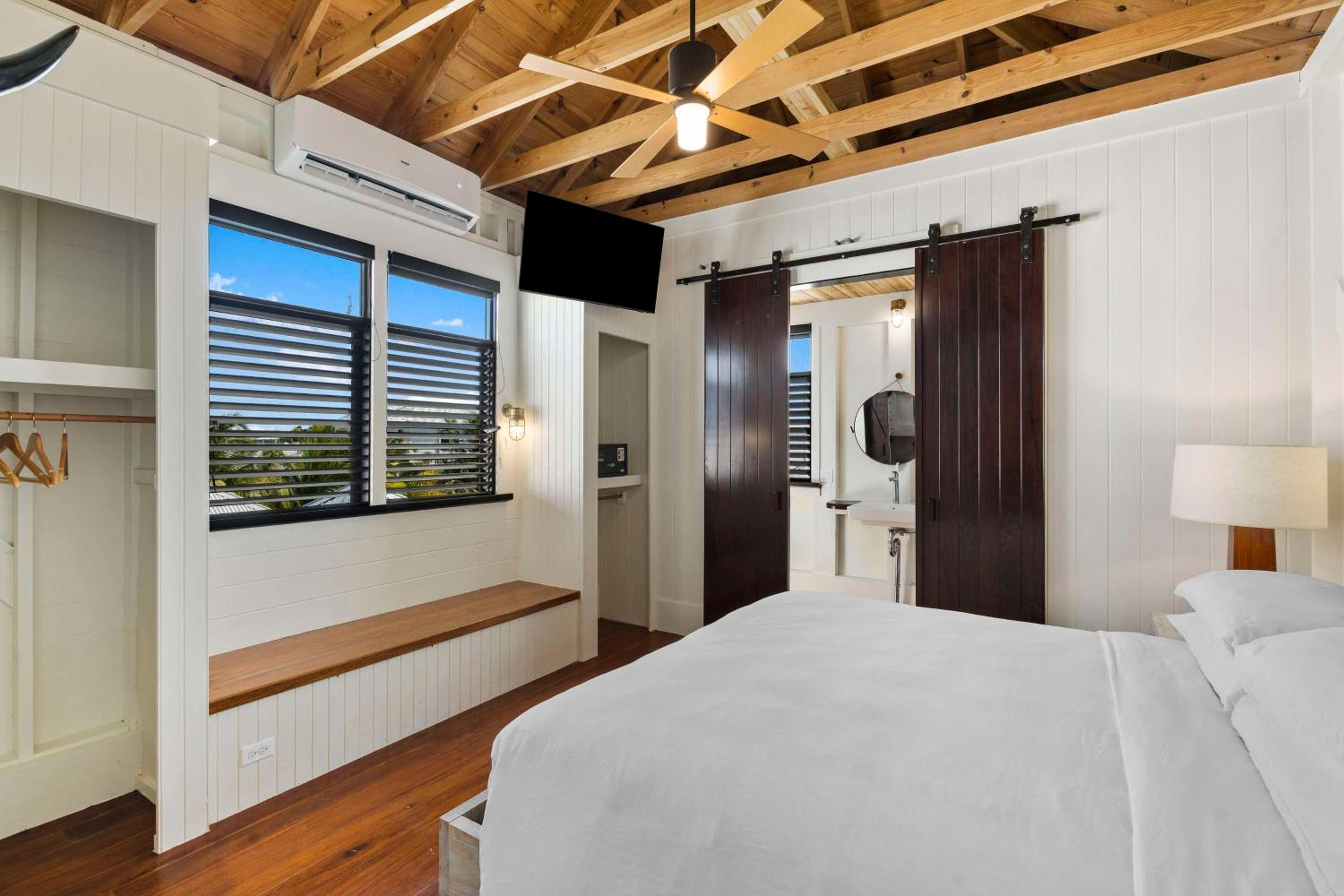 Suite, 1 King Bed (Keeping Suite) thumbnail 5