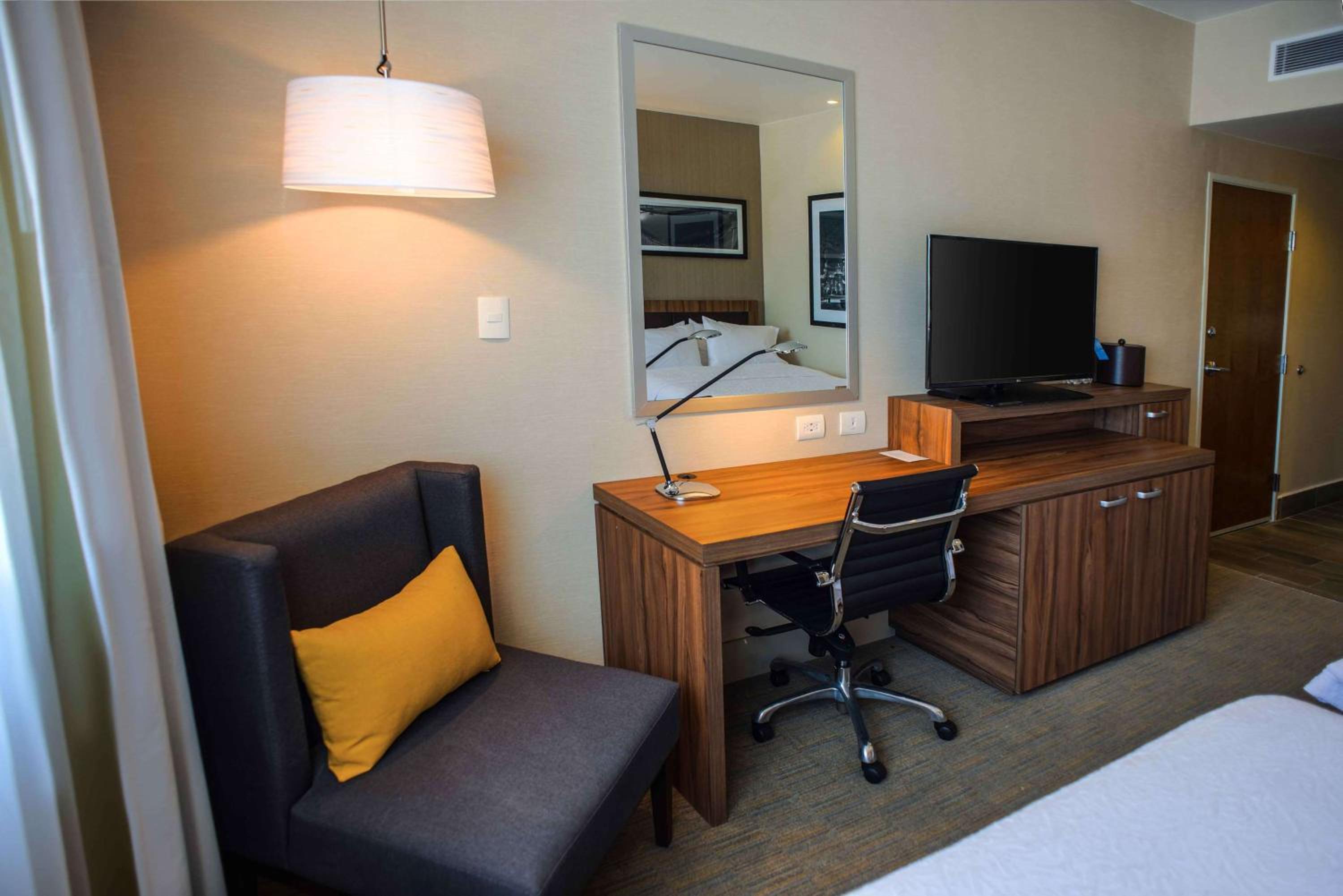 Queen Room with Two Queen Beds - Non-Smoking photo 1