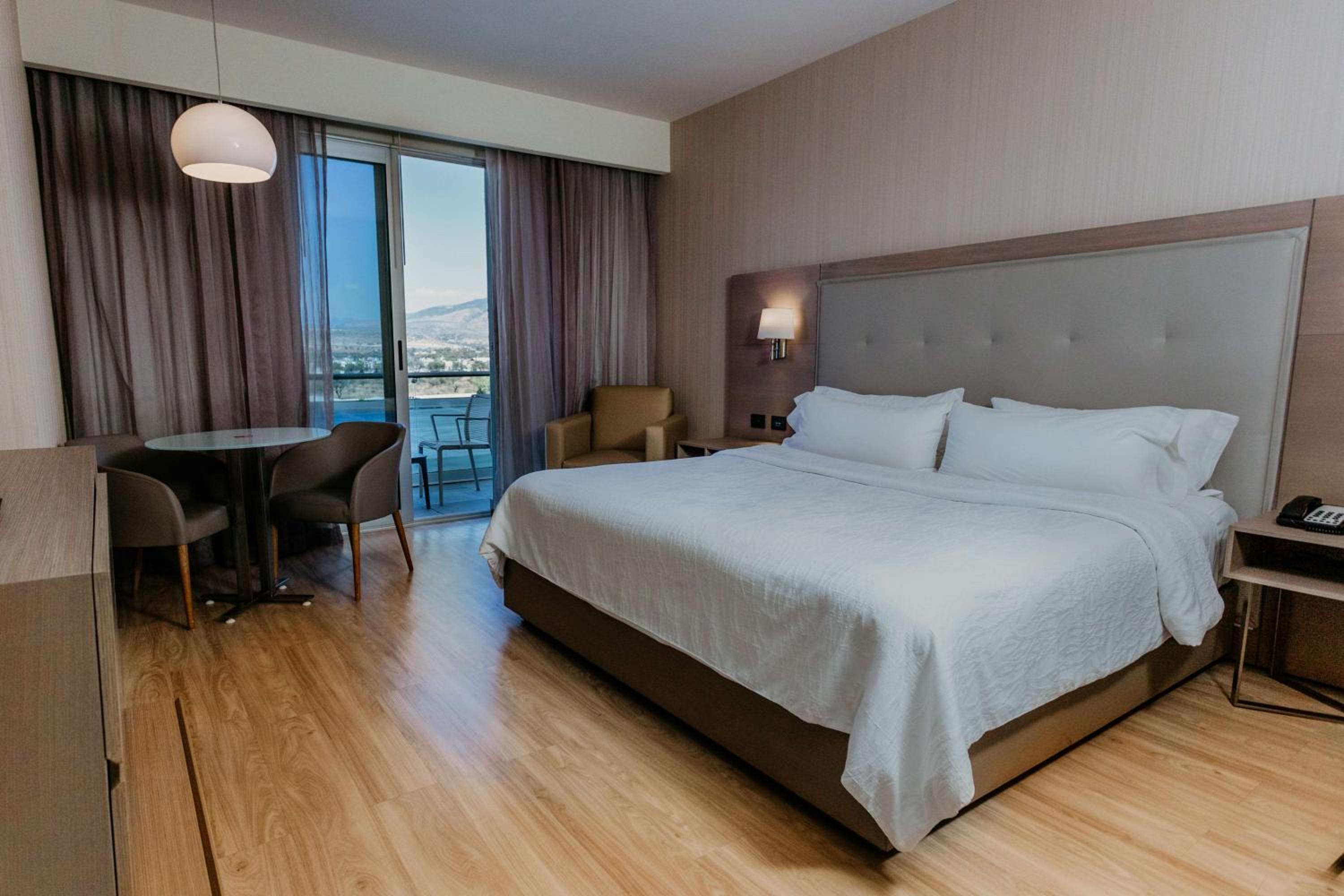 King Room with Balcony photo 3