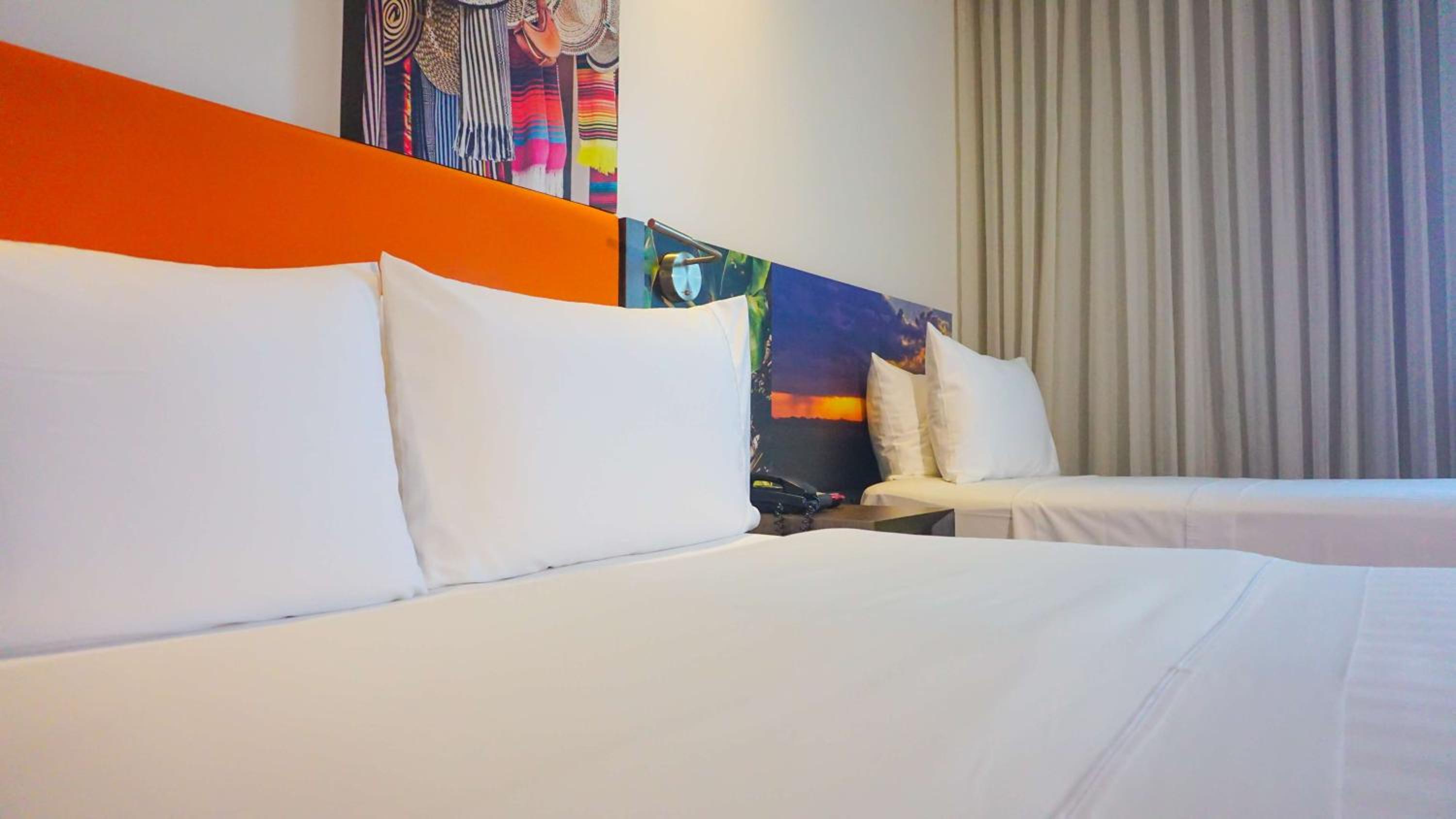 Queen Room with Extra Bed - Non-Smoking