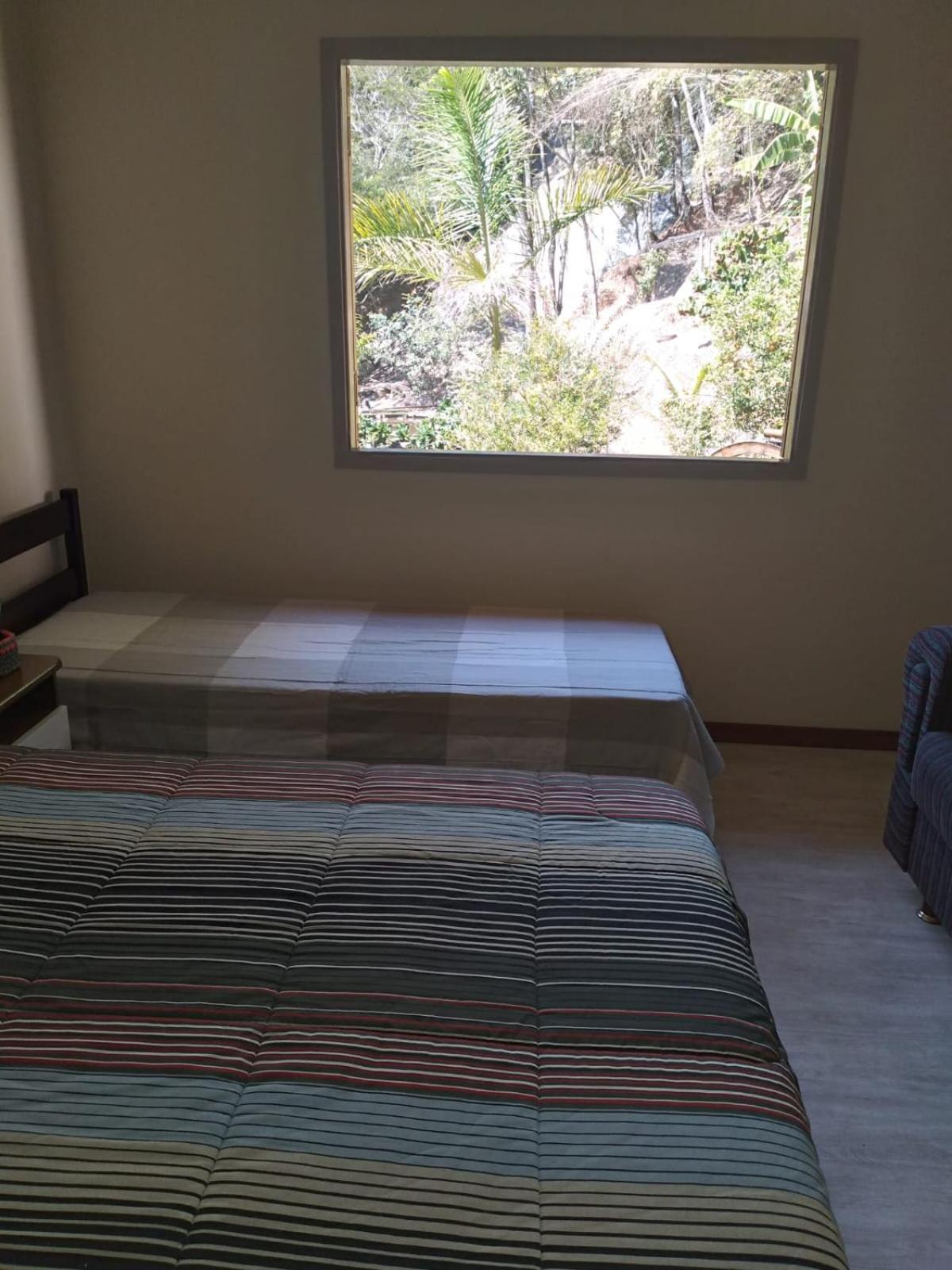 Basic Triple Room with Shared Bathroom photo 3