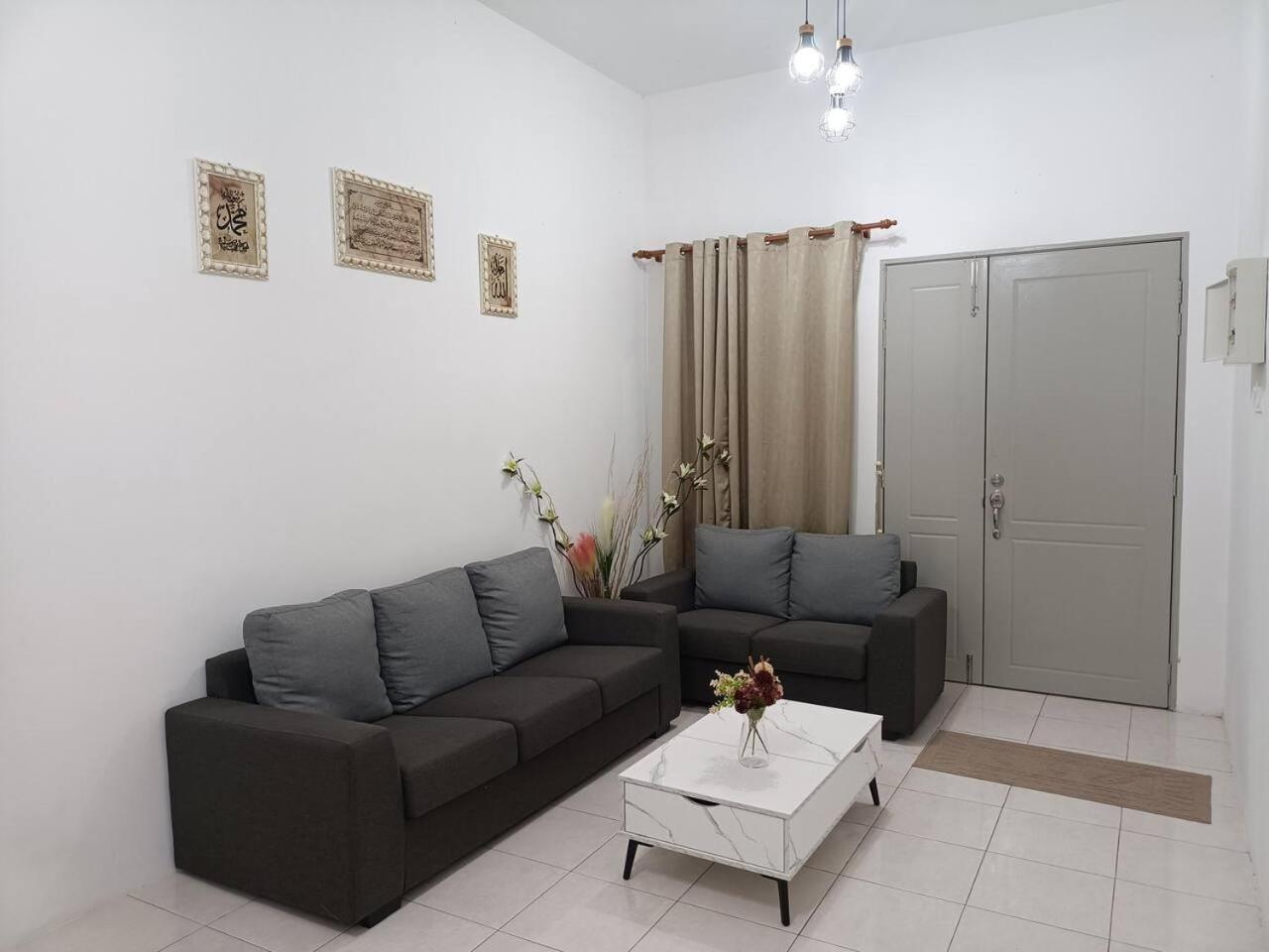 Three-Bedroom House photo 1