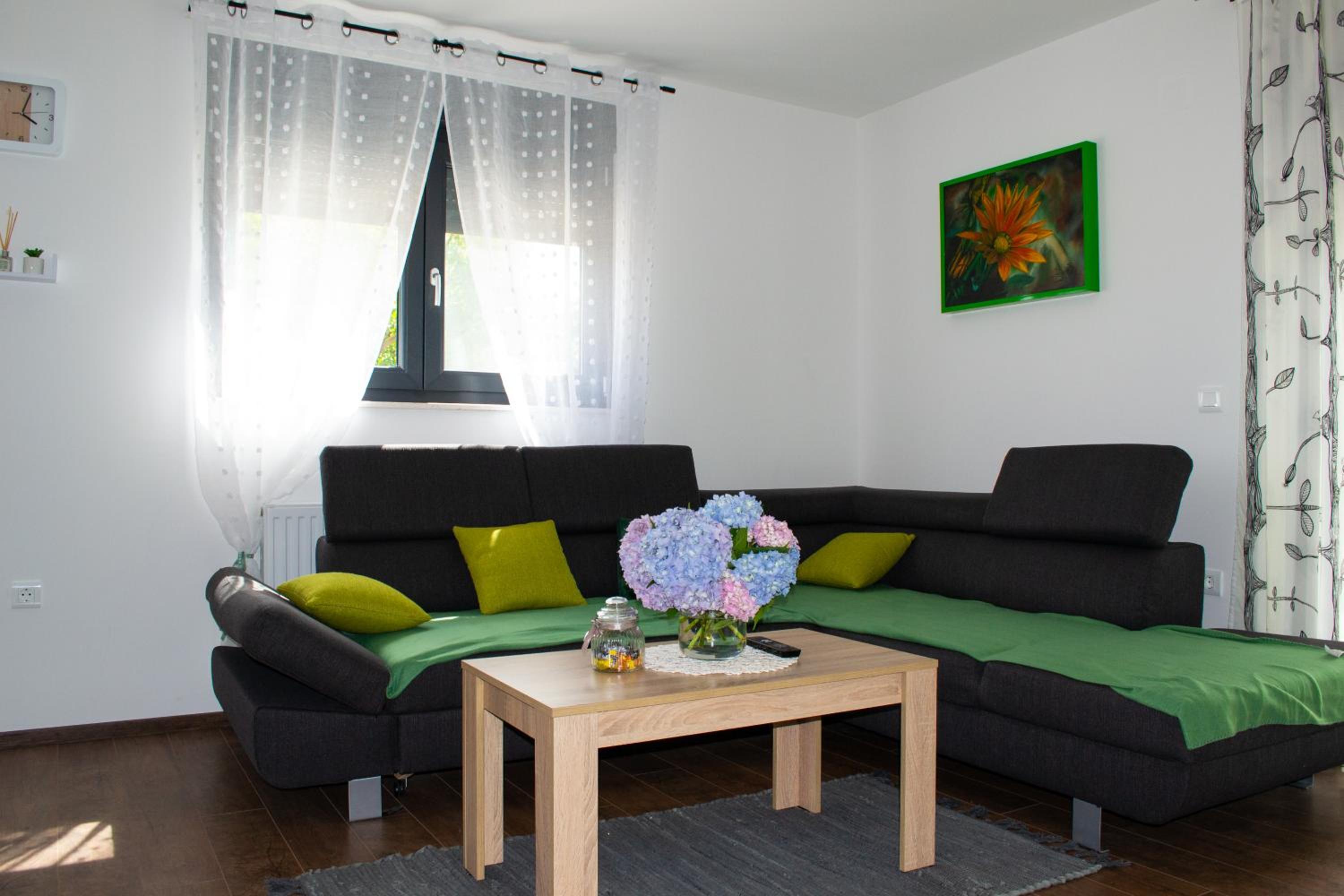One-Bedroom Premium Apartment - Photo 4