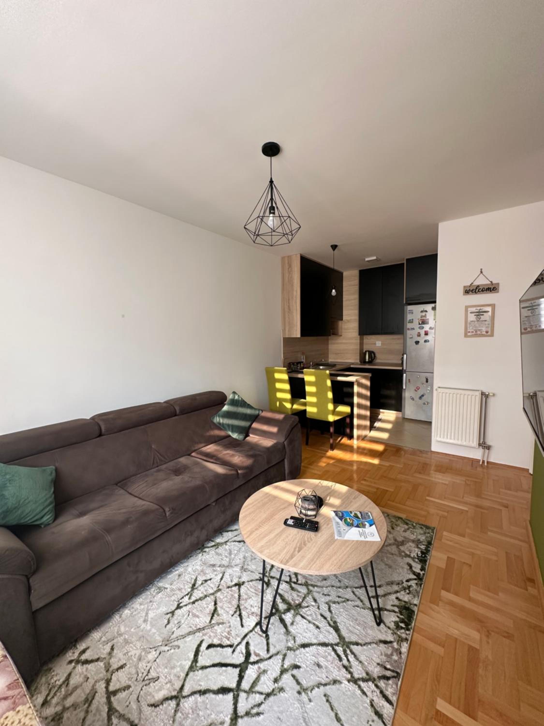 One-Bedroom Apartment photo 1