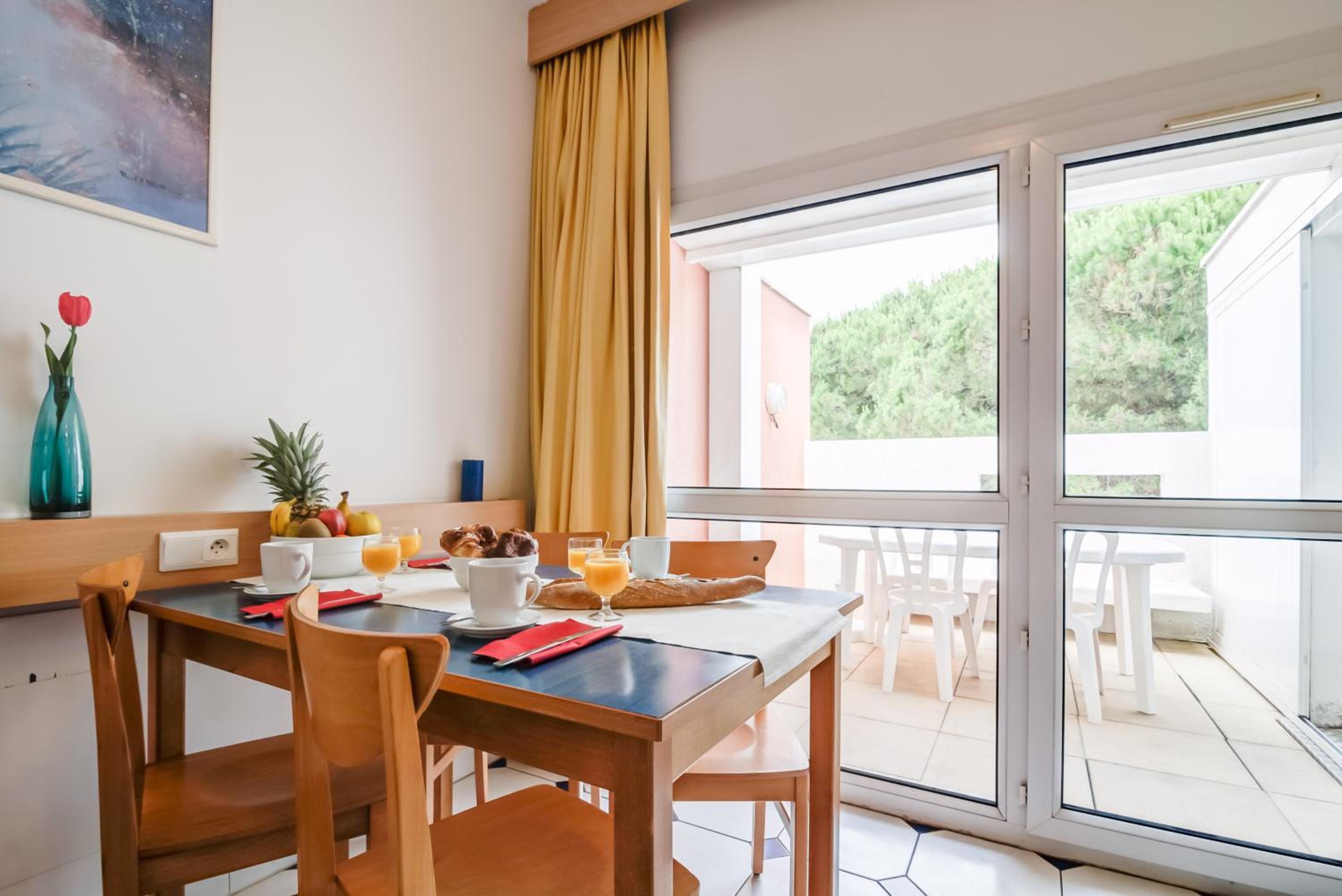 Two-Bedroom Apartment with Terrace (6 People) - Ground Floor - Photo 4