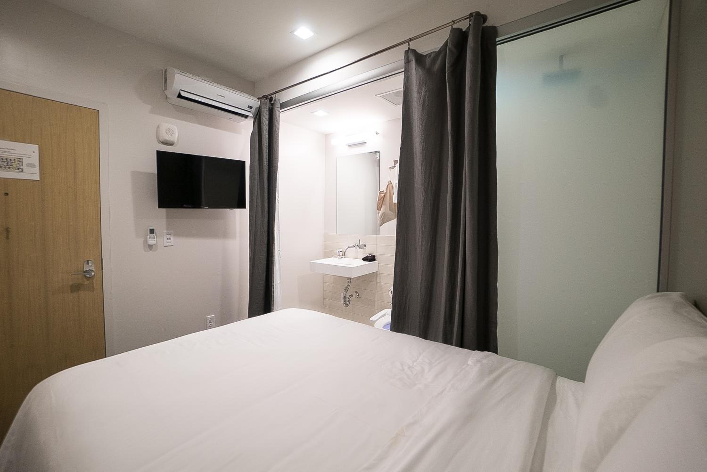 Small Double Room - Photo 4