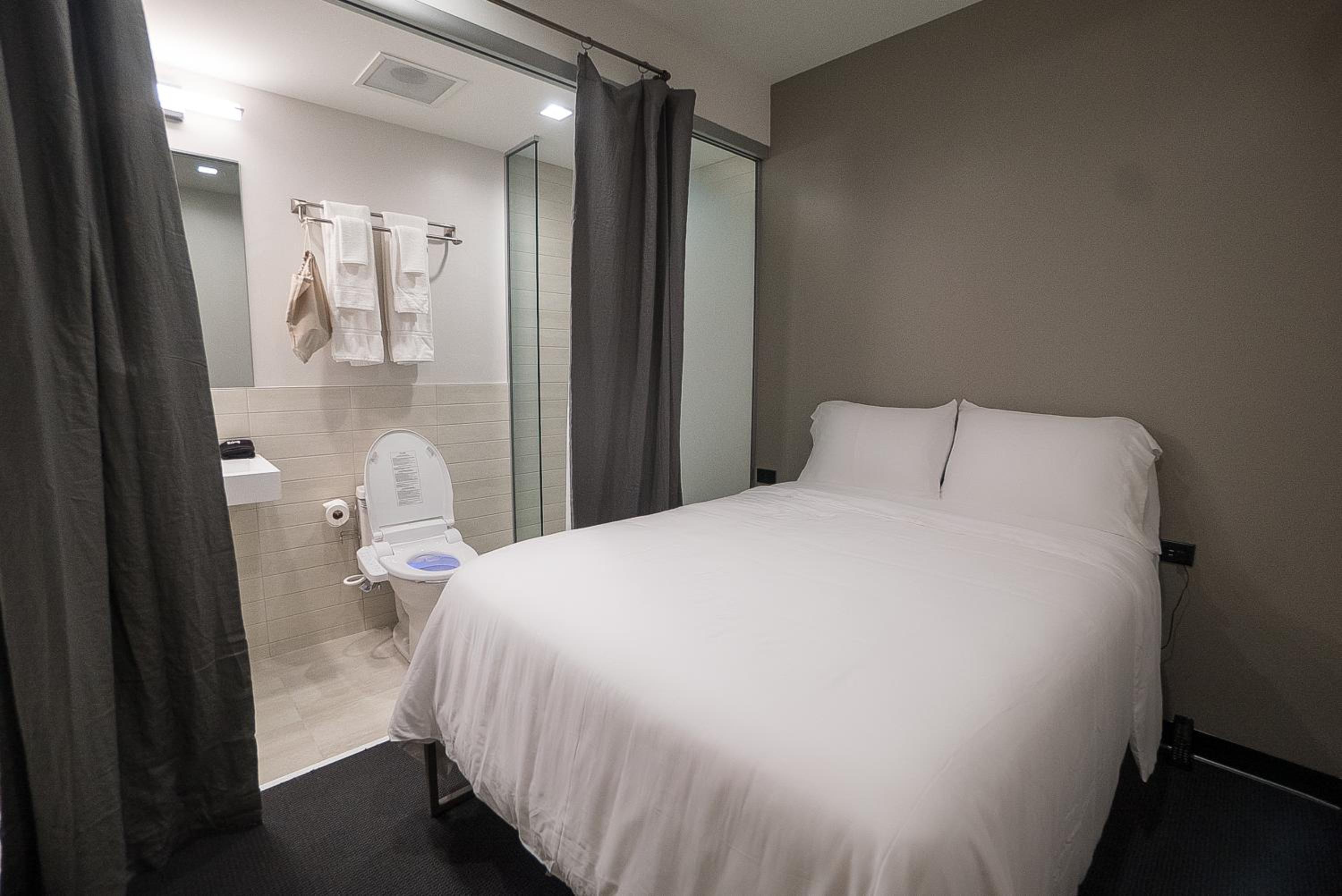 Small Double Room - Photo 1