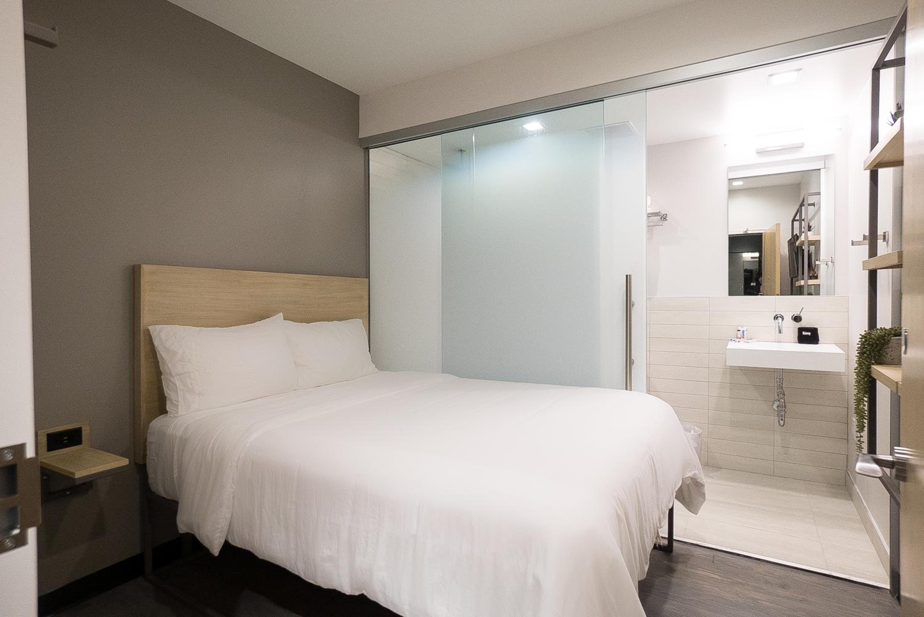 Standard Queen Room - Photo 1