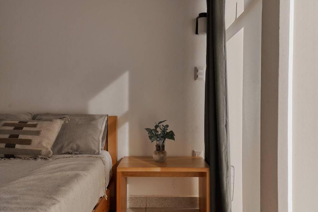 Queen Room photo 2
