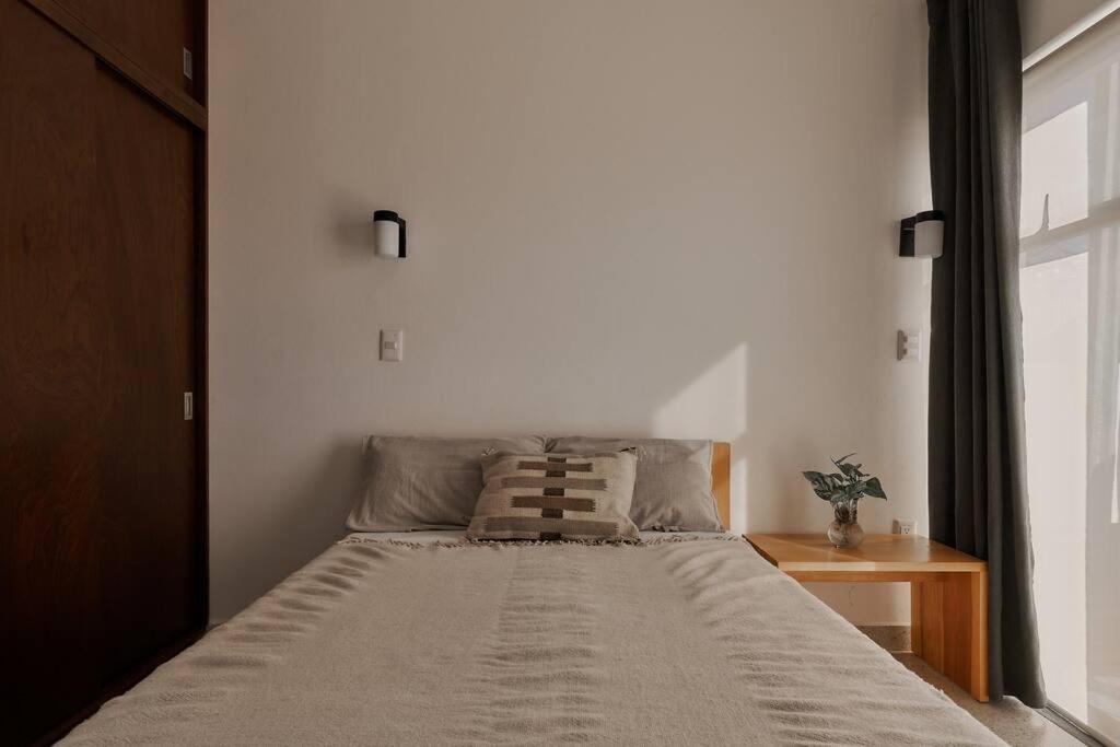 Queen Room photo 1
