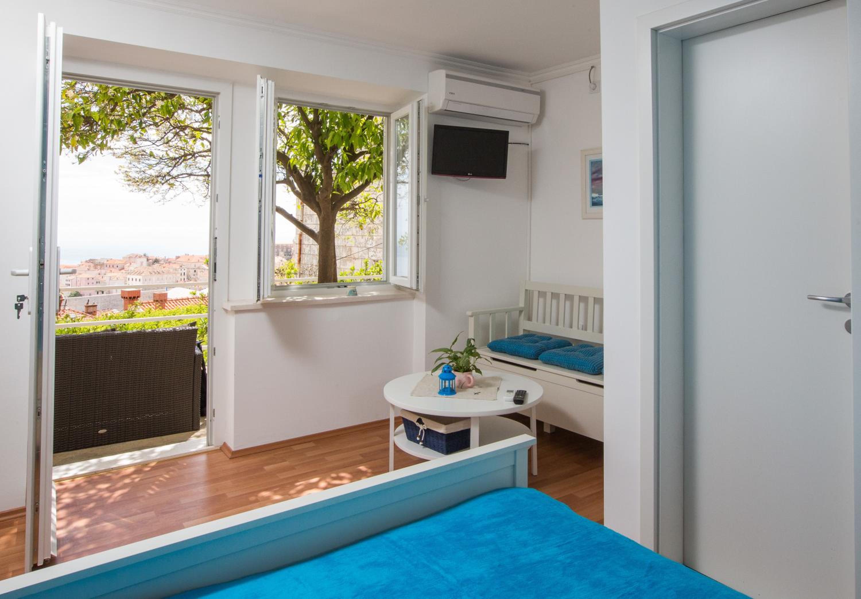 Quarto Duplo com Varanda e Vista para o Mar