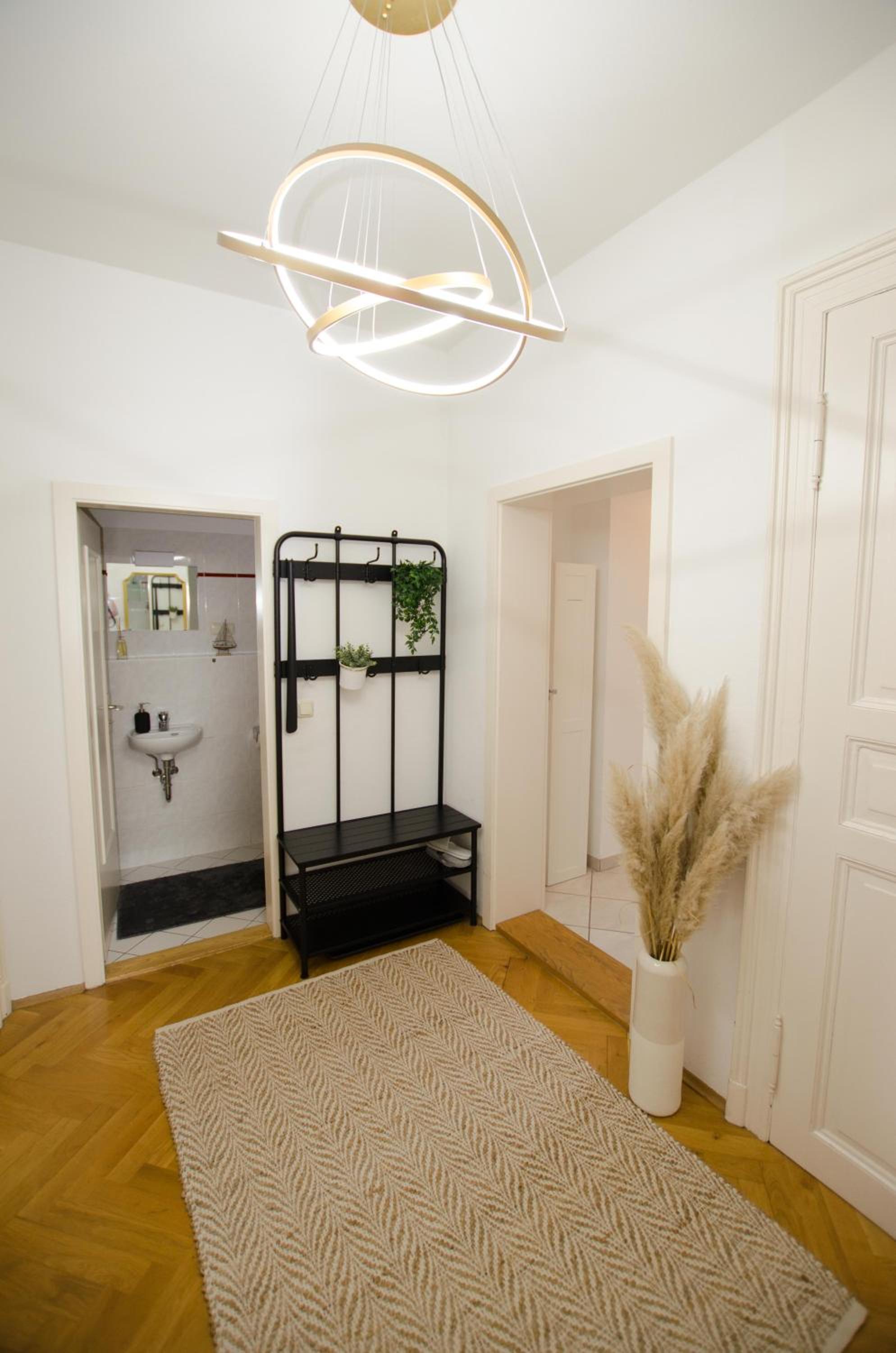 One-Bedroom Apartment photo 3