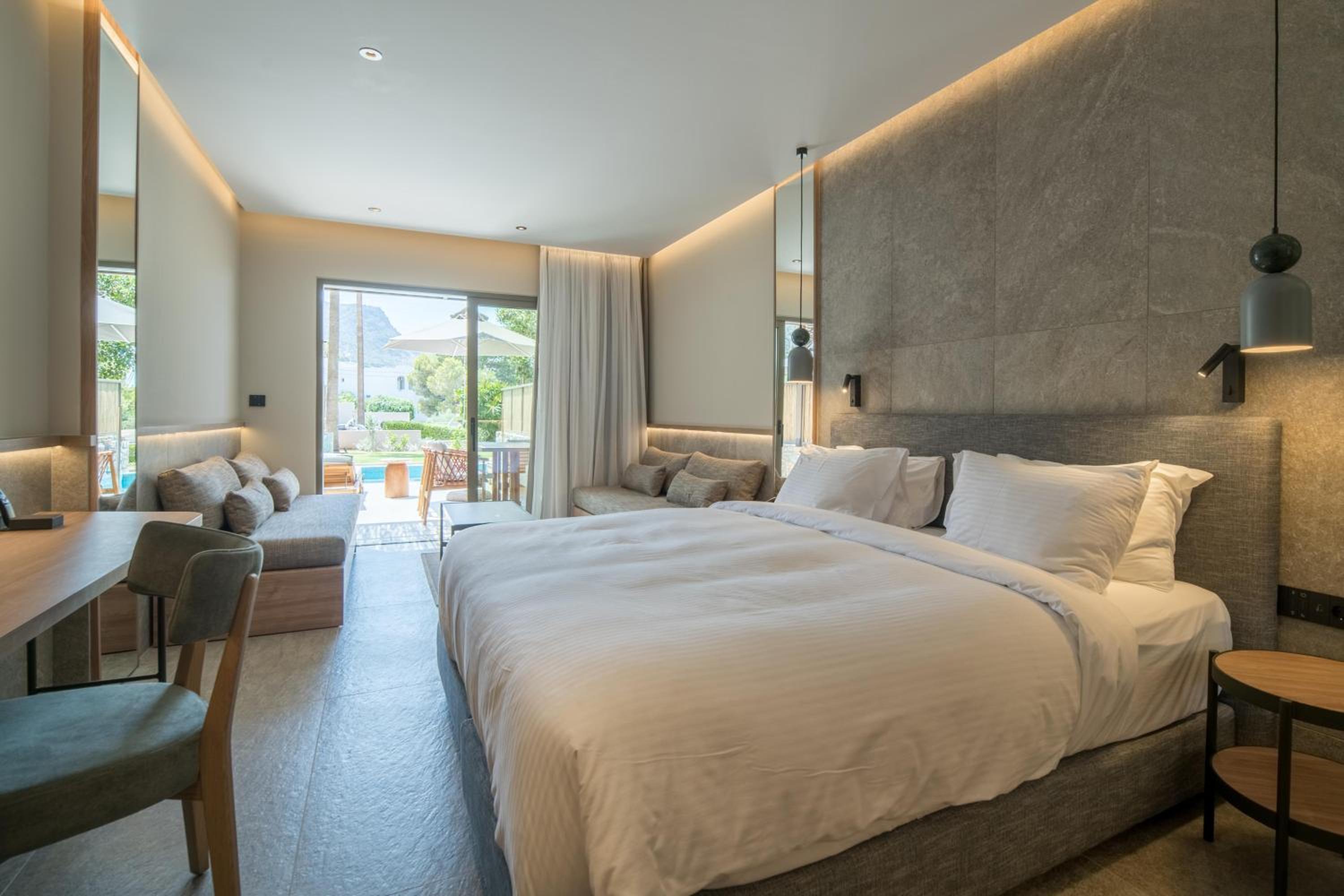 Classic Room with Garden View and Private Pool photo 3