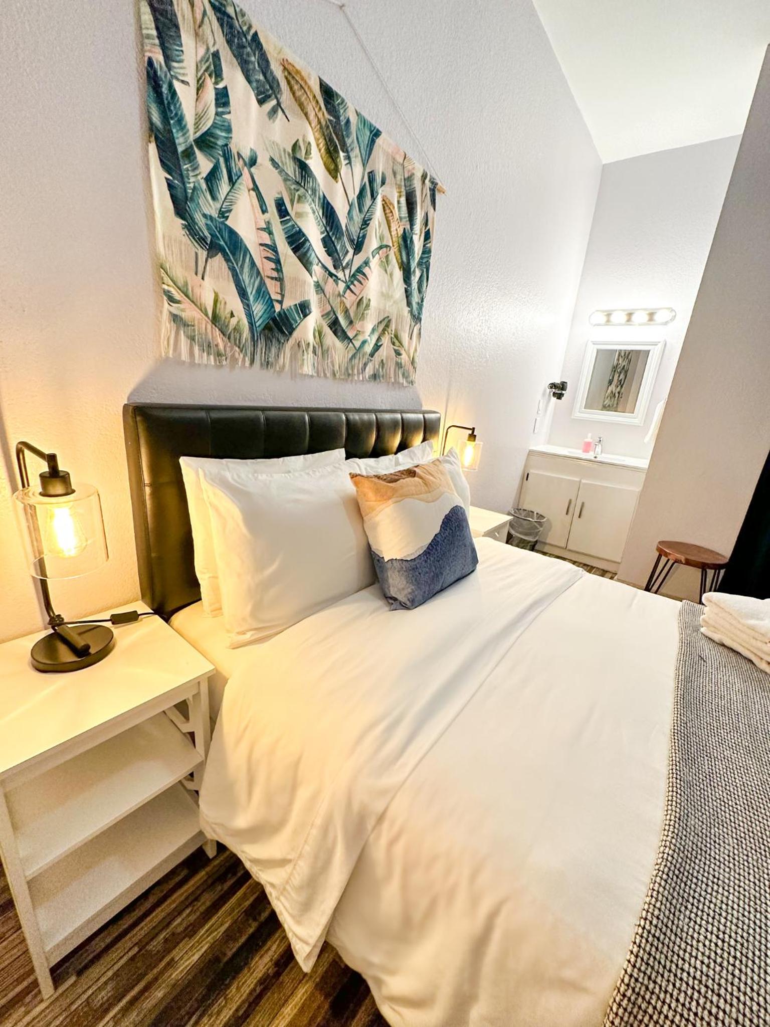 Double Room with Shared Bathroom