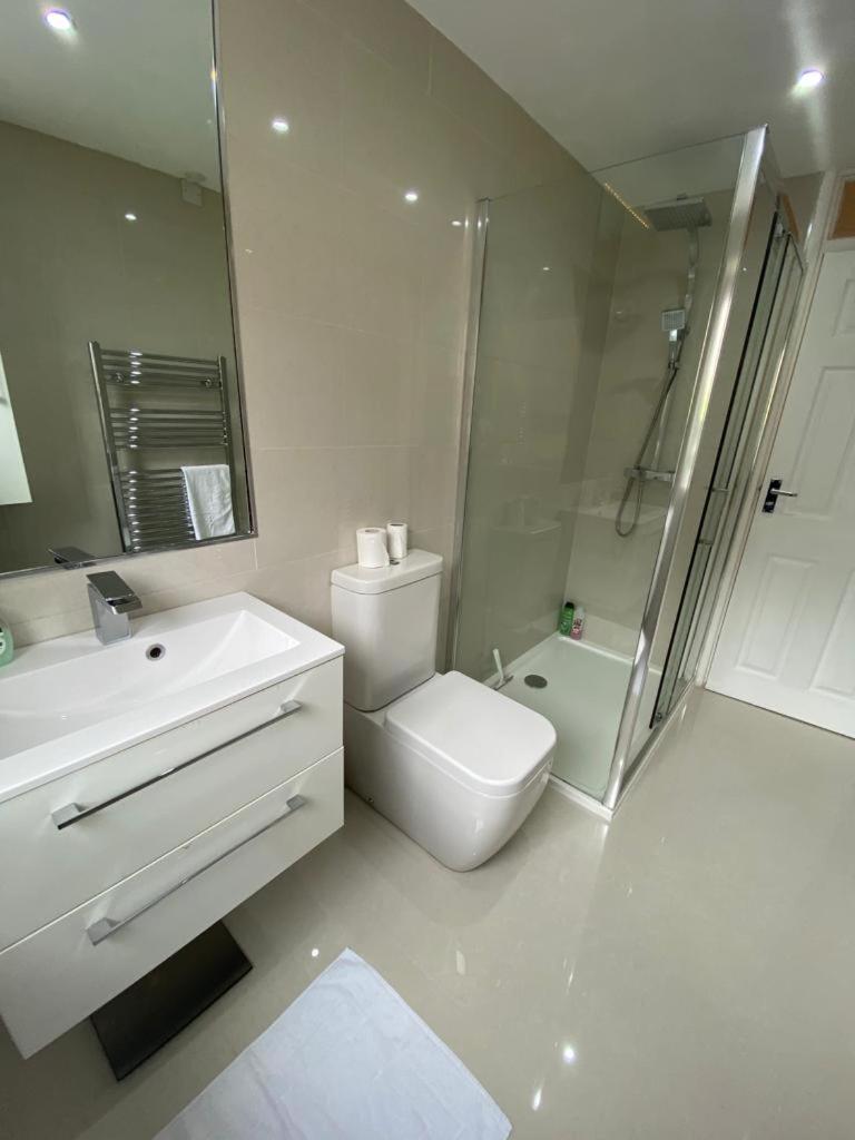 One-Bedroom Apartment photo 2