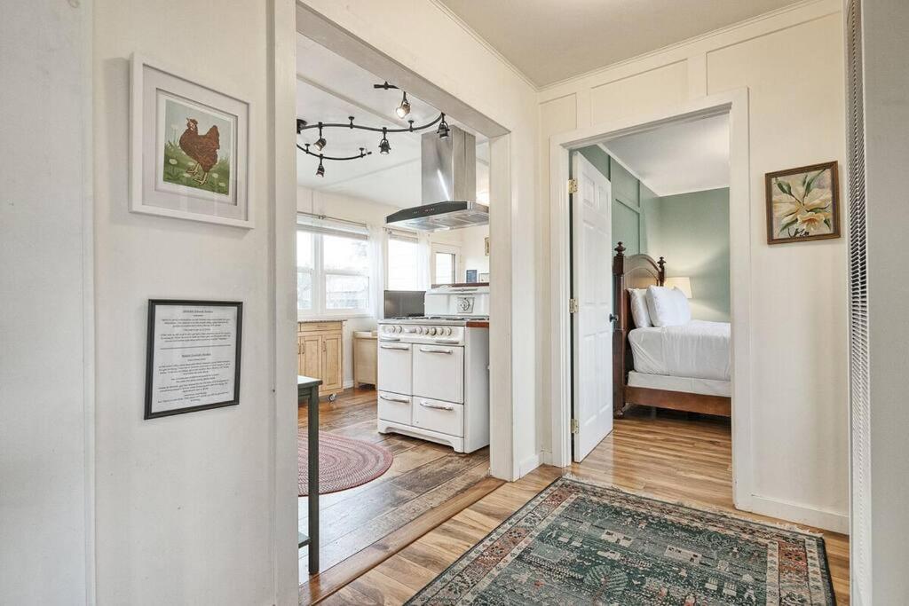 Two-Bedroom Apartment photo 2
